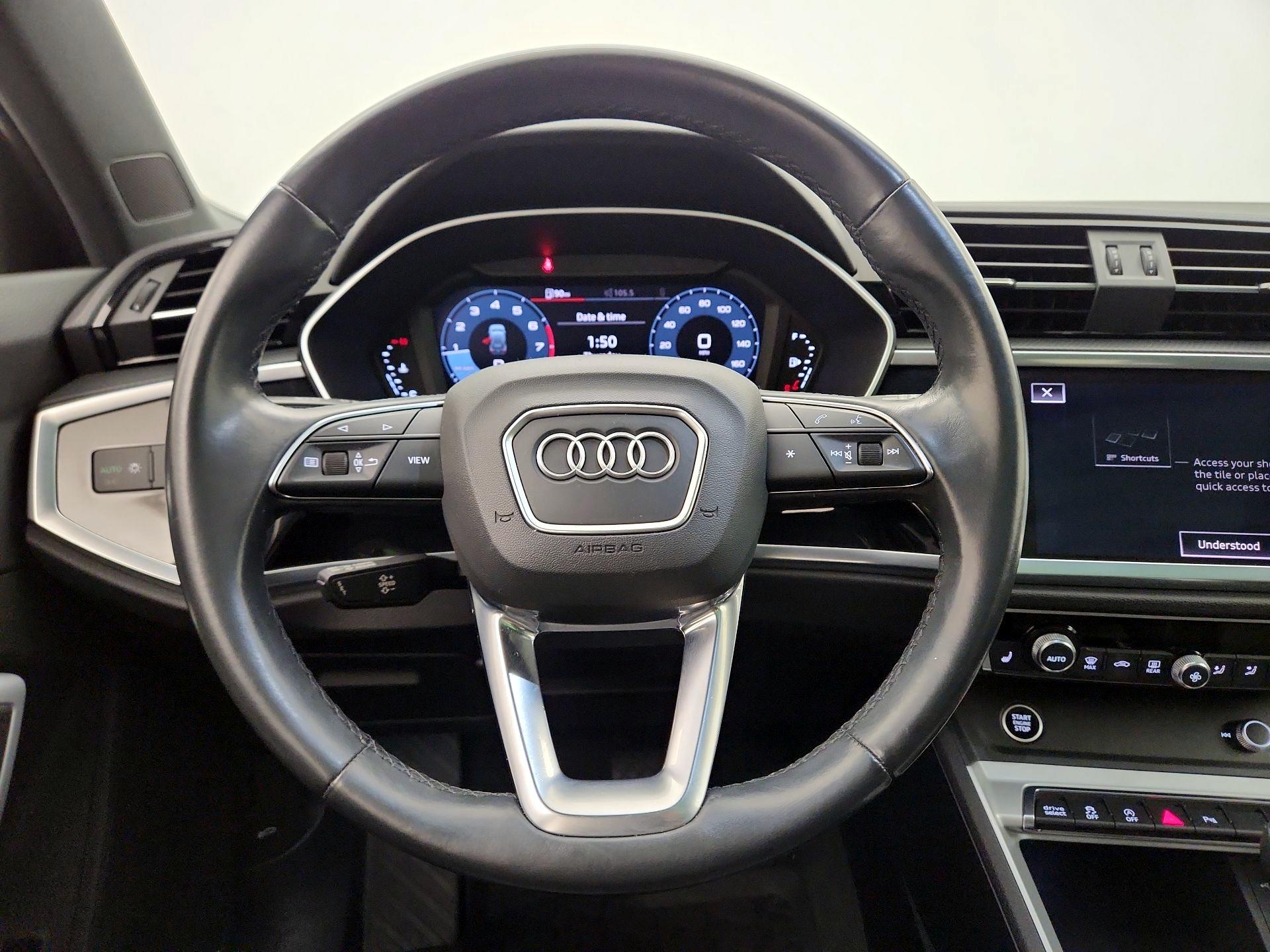 Thumbnail: 2021 Audi Q3 - 10