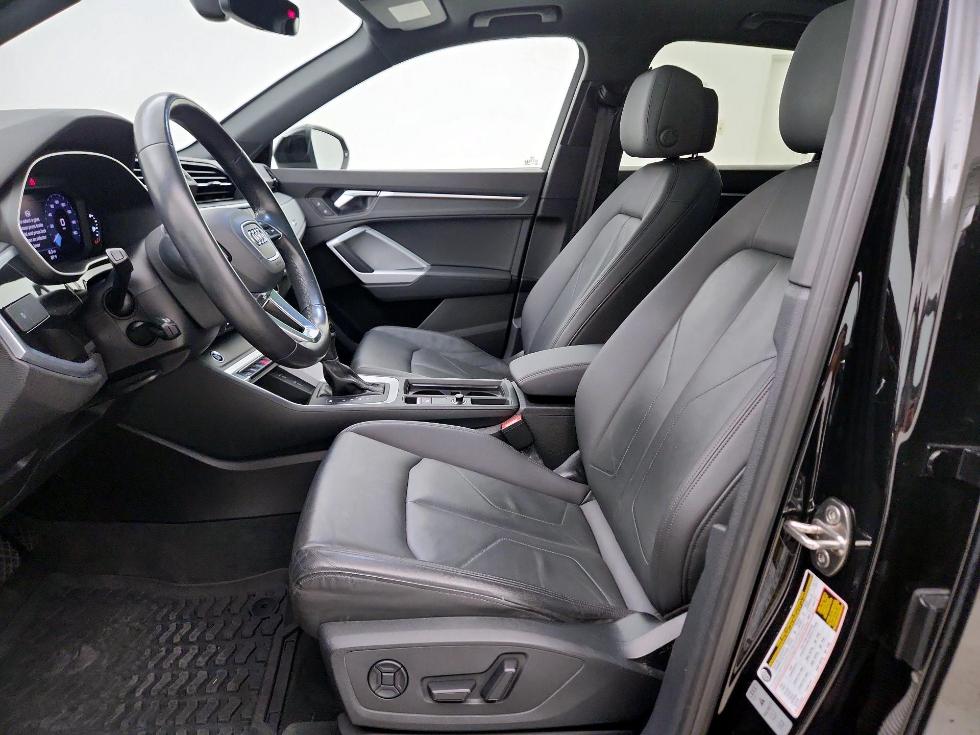 Thumbnail: 2021 Audi Q3 - 11