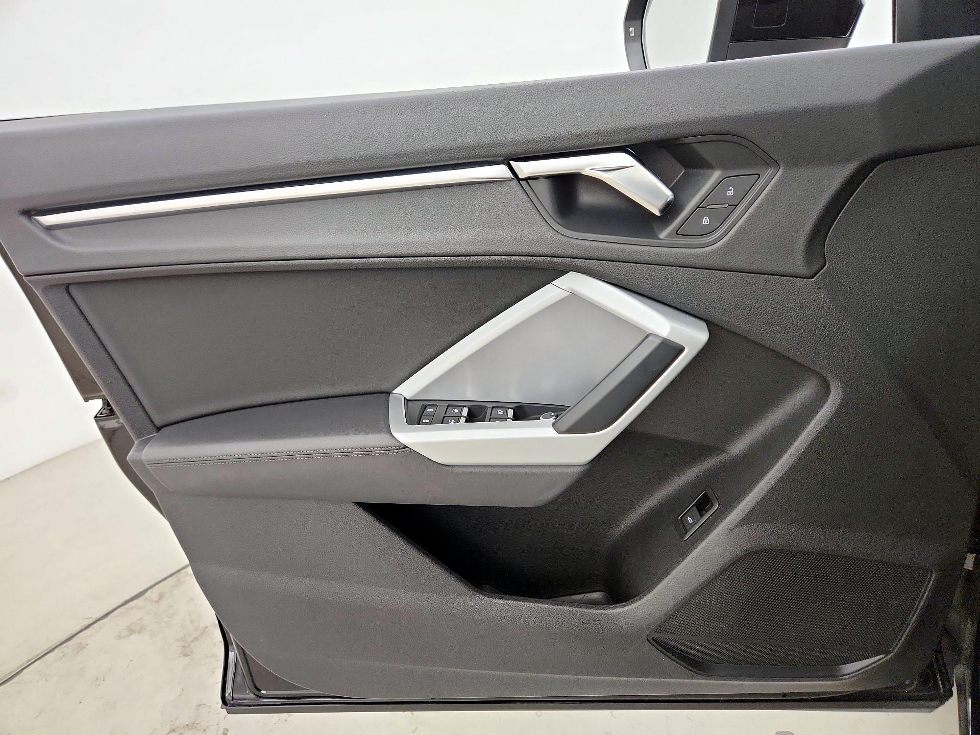 Thumbnail: 2021 Audi Q3 - 12