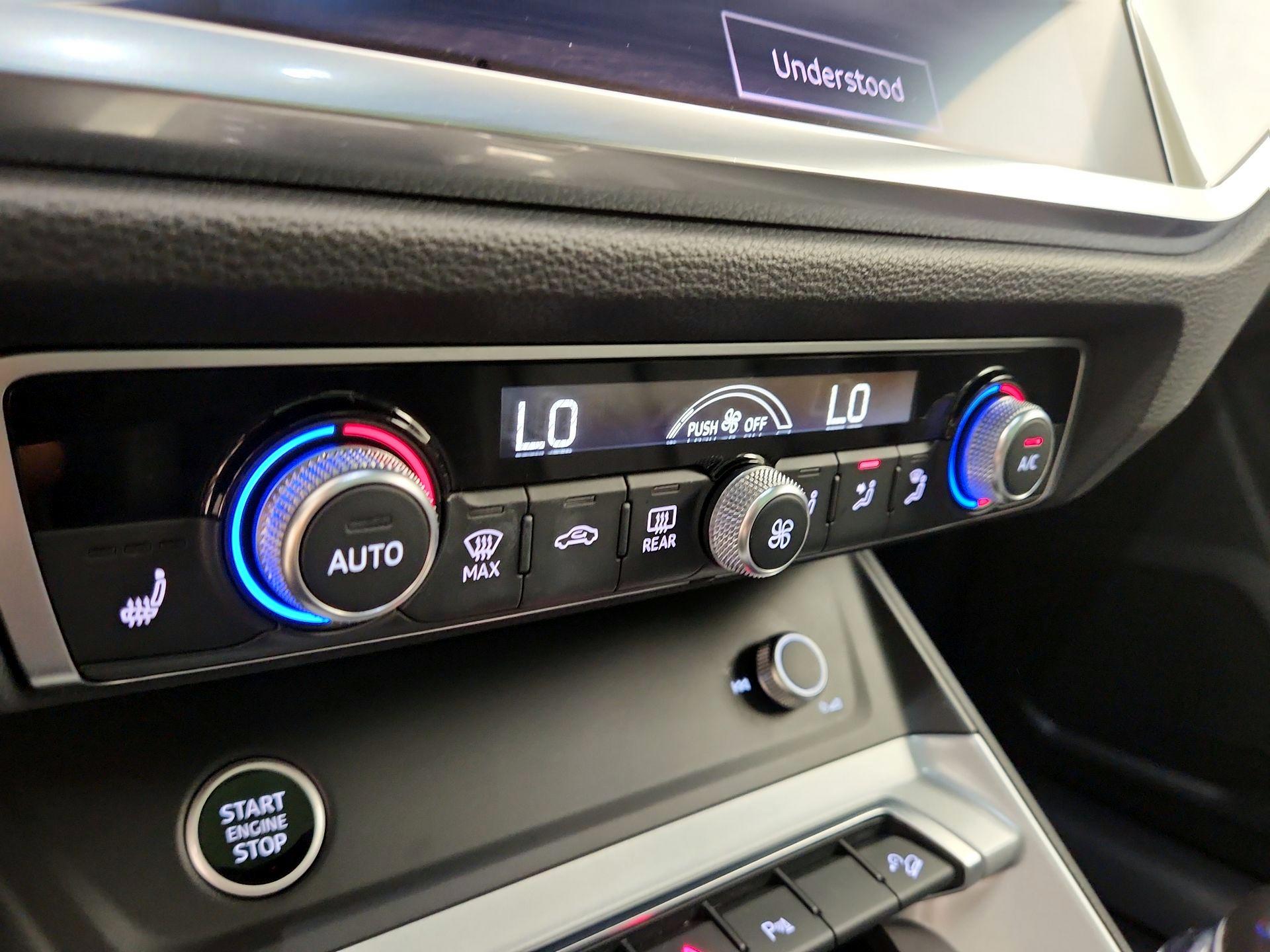 Thumbnail: 2021 Audi Q3 - 15