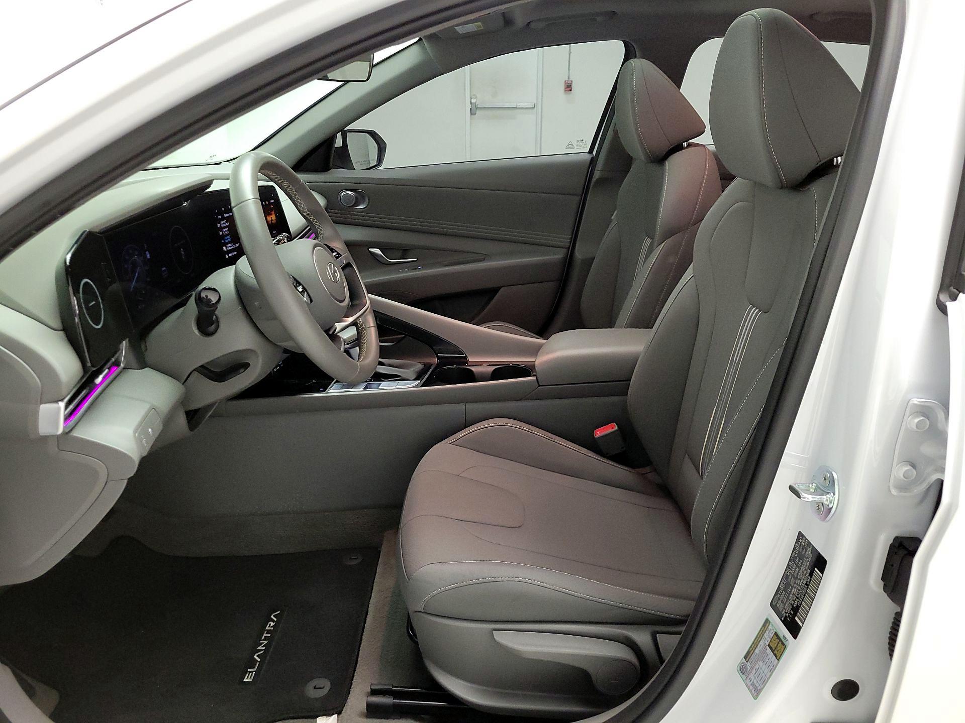 Thumbnail: 2025 Hyundai Elantra - 11