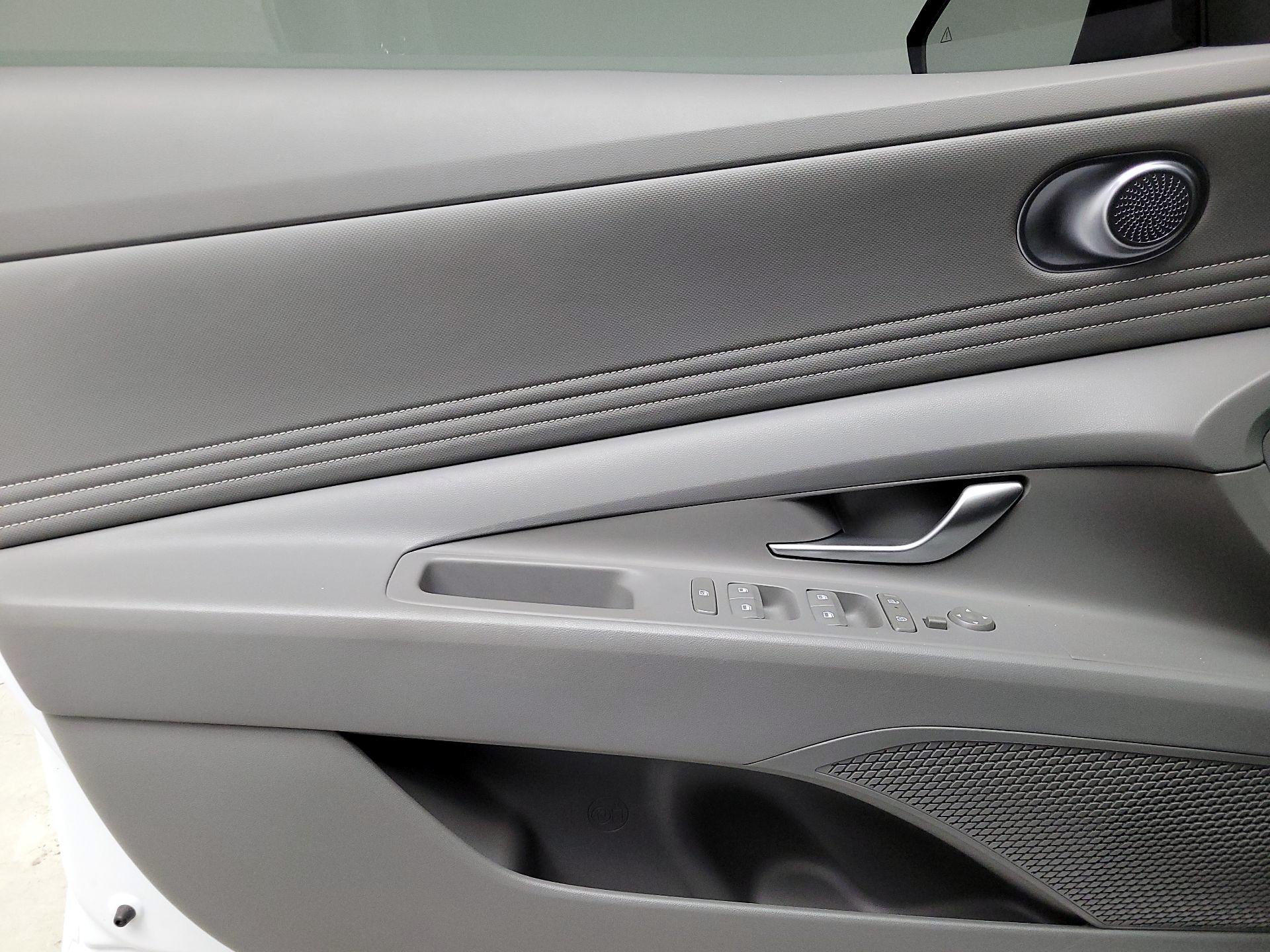 Thumbnail: 2025 Hyundai Elantra - 12