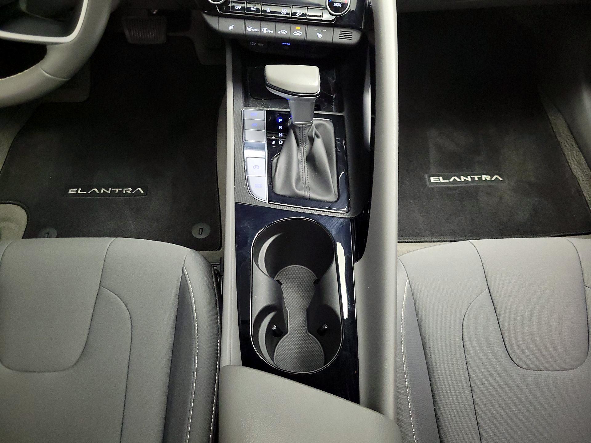 Thumbnail: 2025 Hyundai Elantra - 18