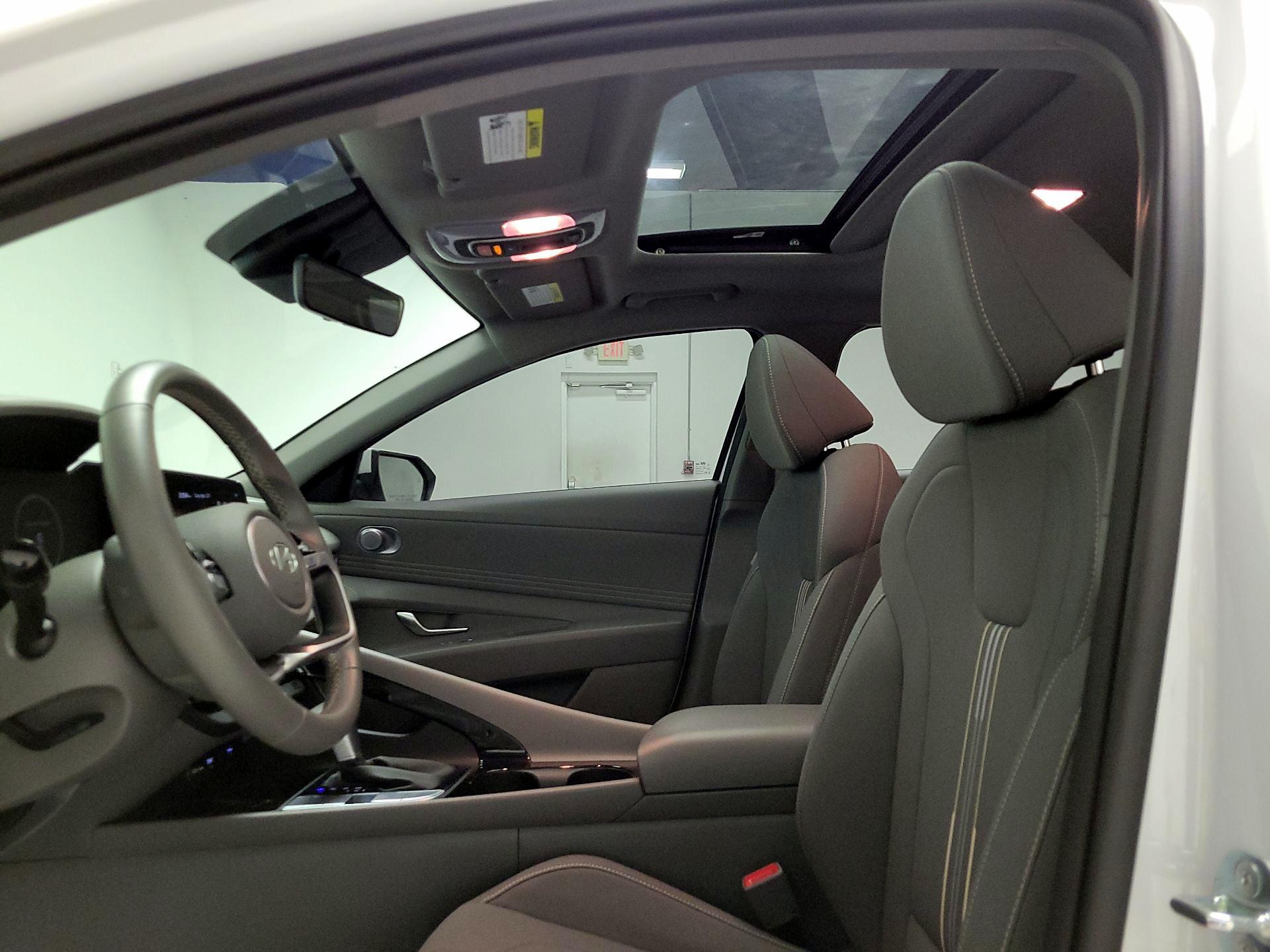 Thumbnail: 2025 Hyundai Elantra - 20