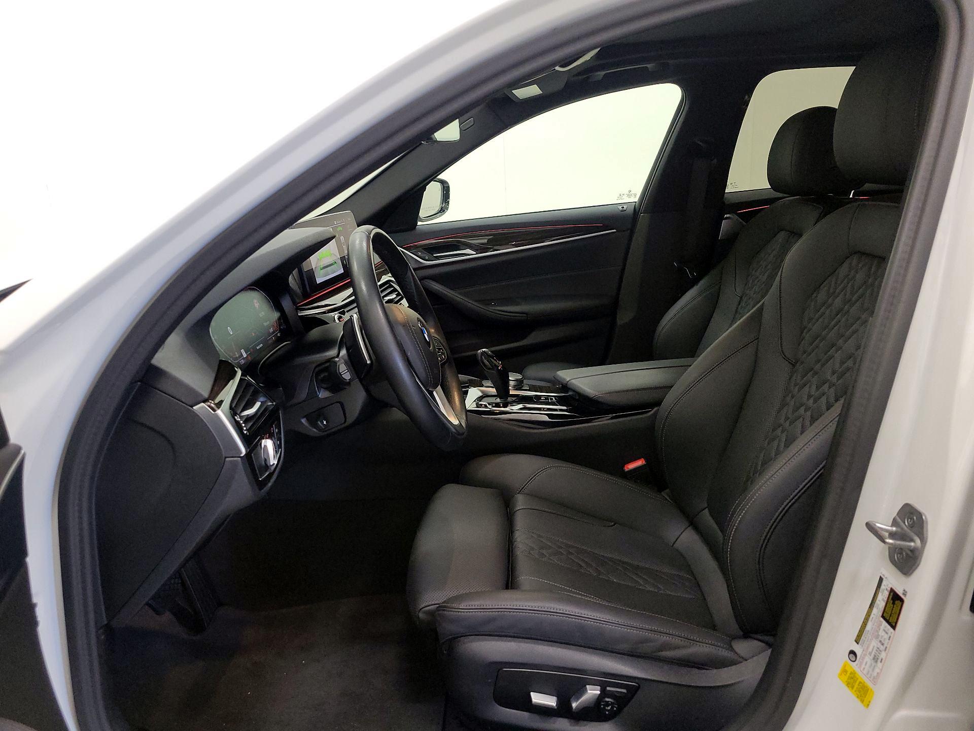 Thumbnail: 2023 BMW 5 Series - 11