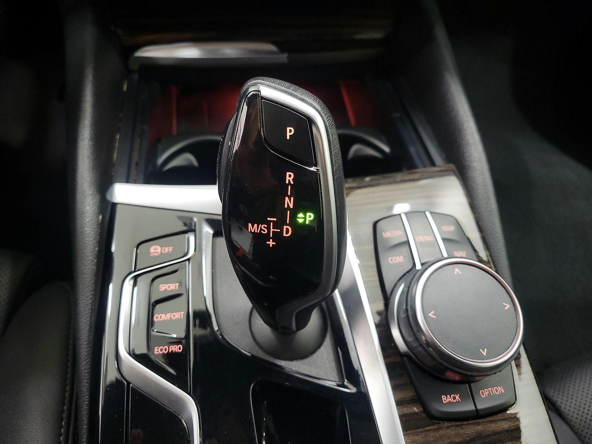 Thumbnail: 2023 BMW 5 Series - 17