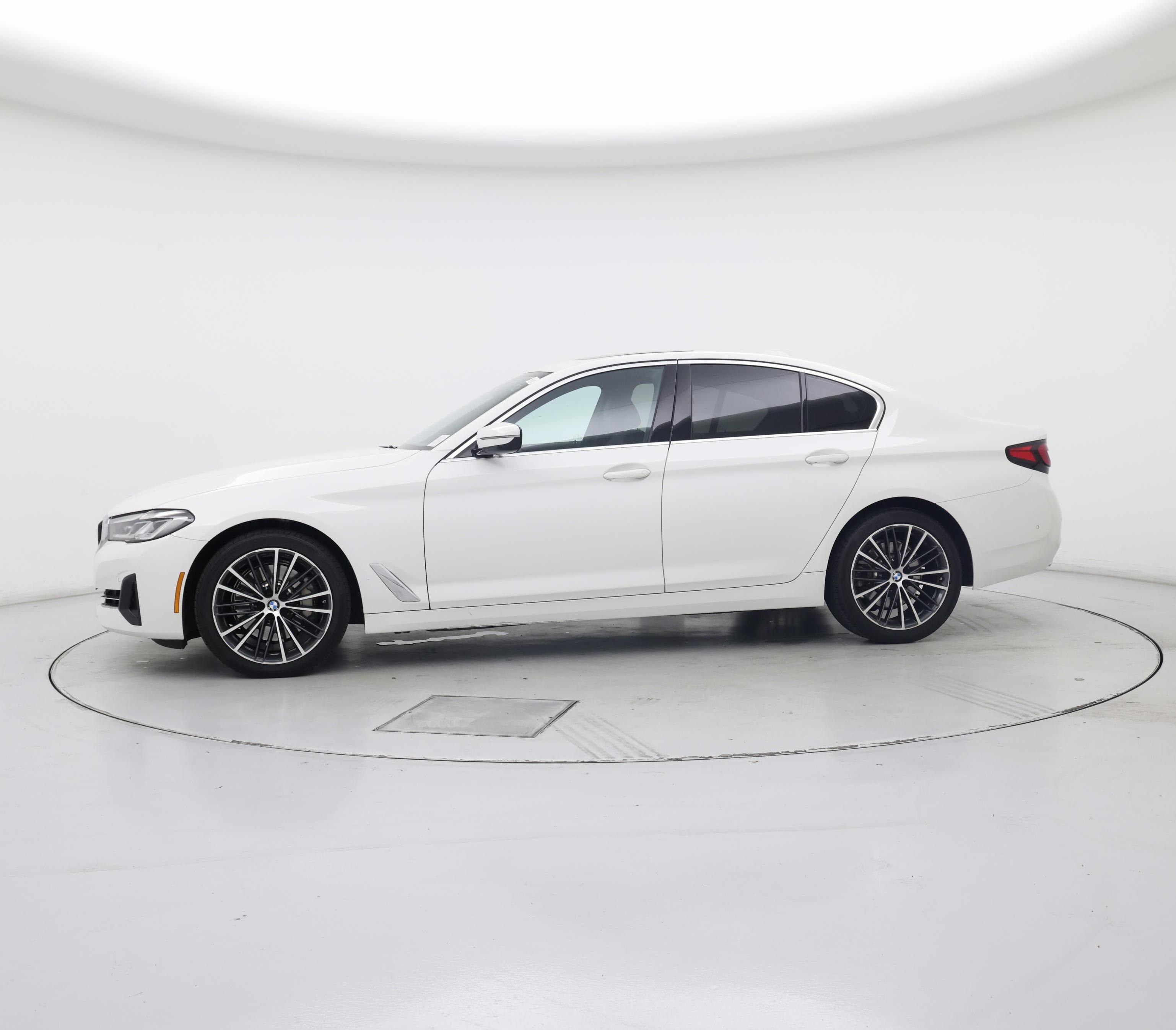 Thumbnail: 2023 BMW 5 Series - 3