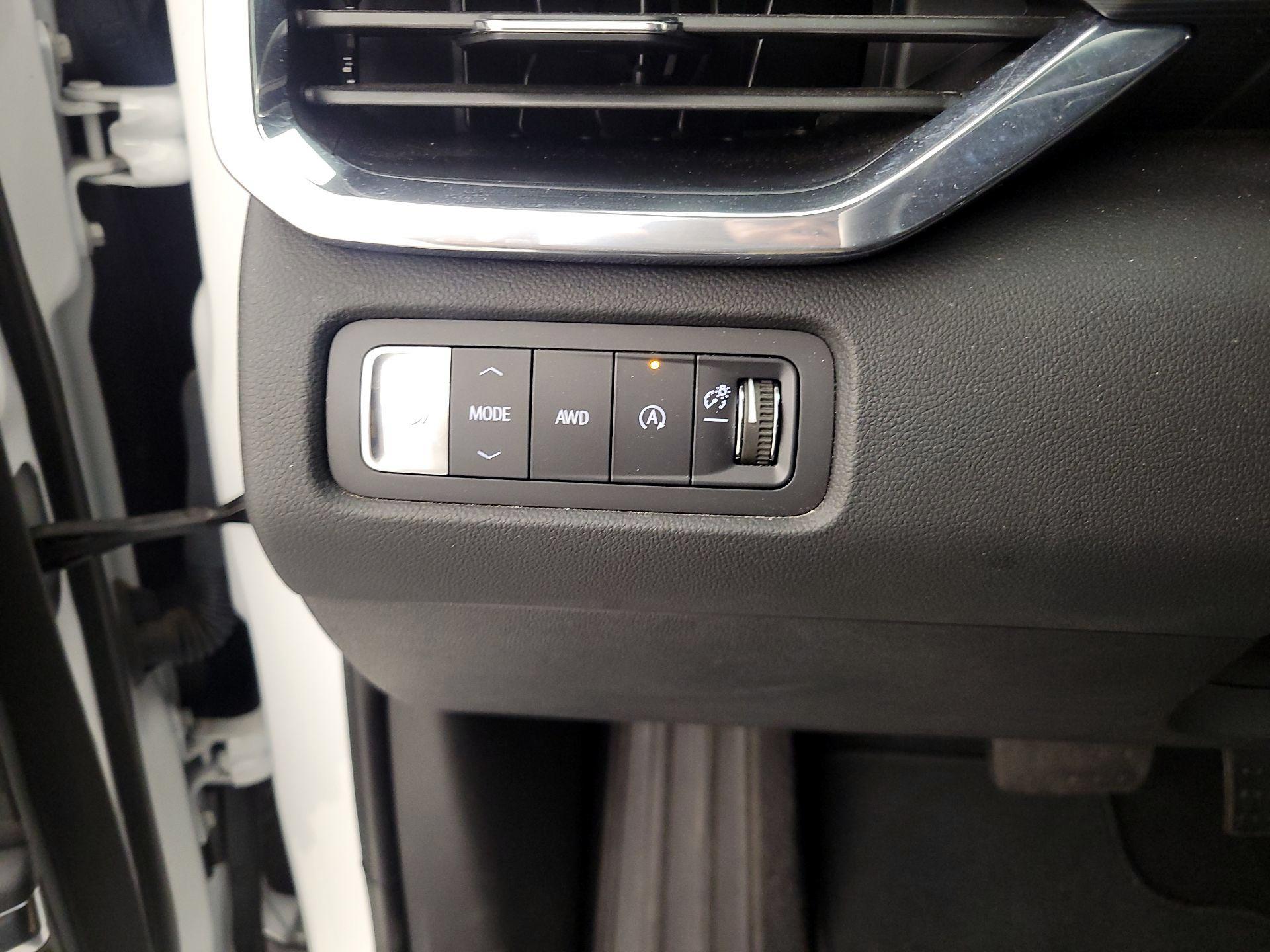 Thumbnail: 2025 GMC Acadia - 13