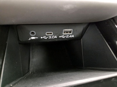 USB/AUX Ports