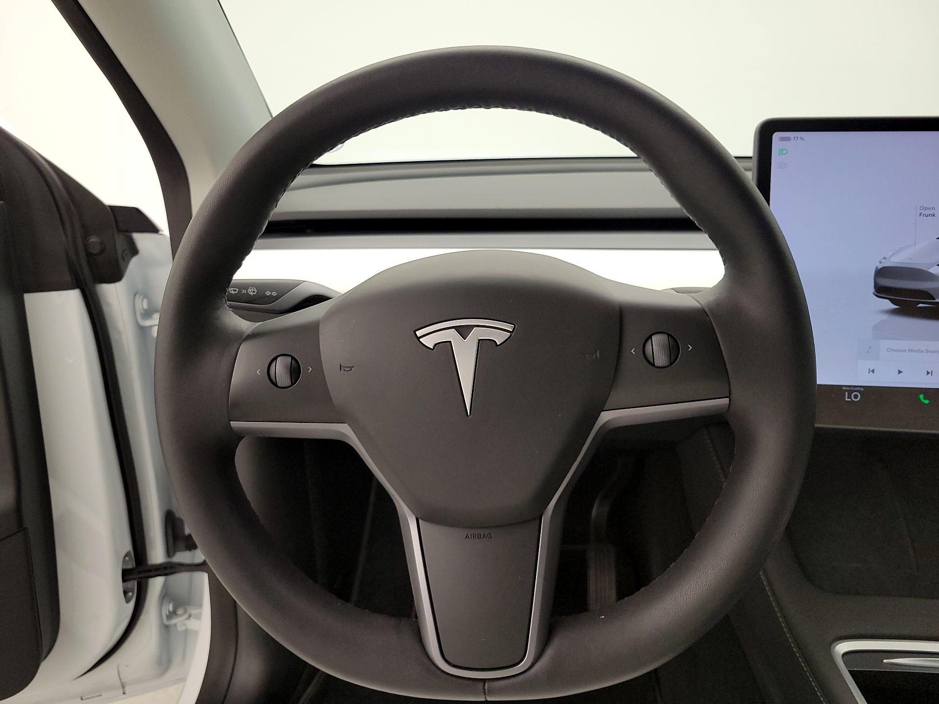 Thumbnail: 2023 Tesla Model Y - 10