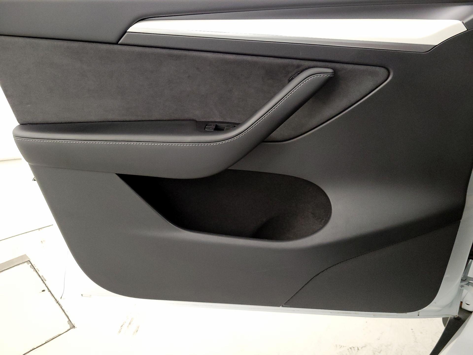 Thumbnail: 2023 Tesla Model Y - 12