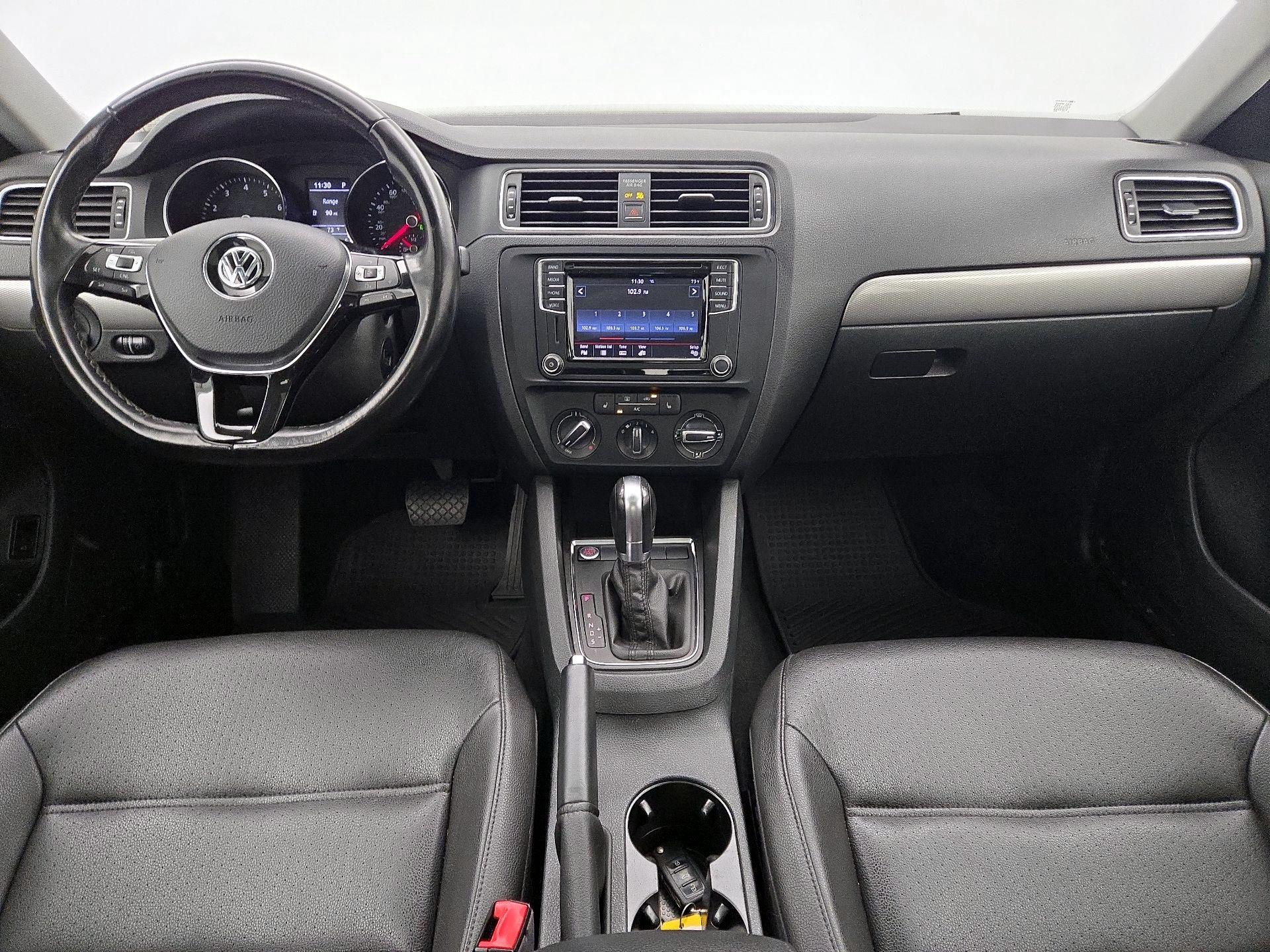Thumbnail: 2017 Volkswagen Jetta - 9