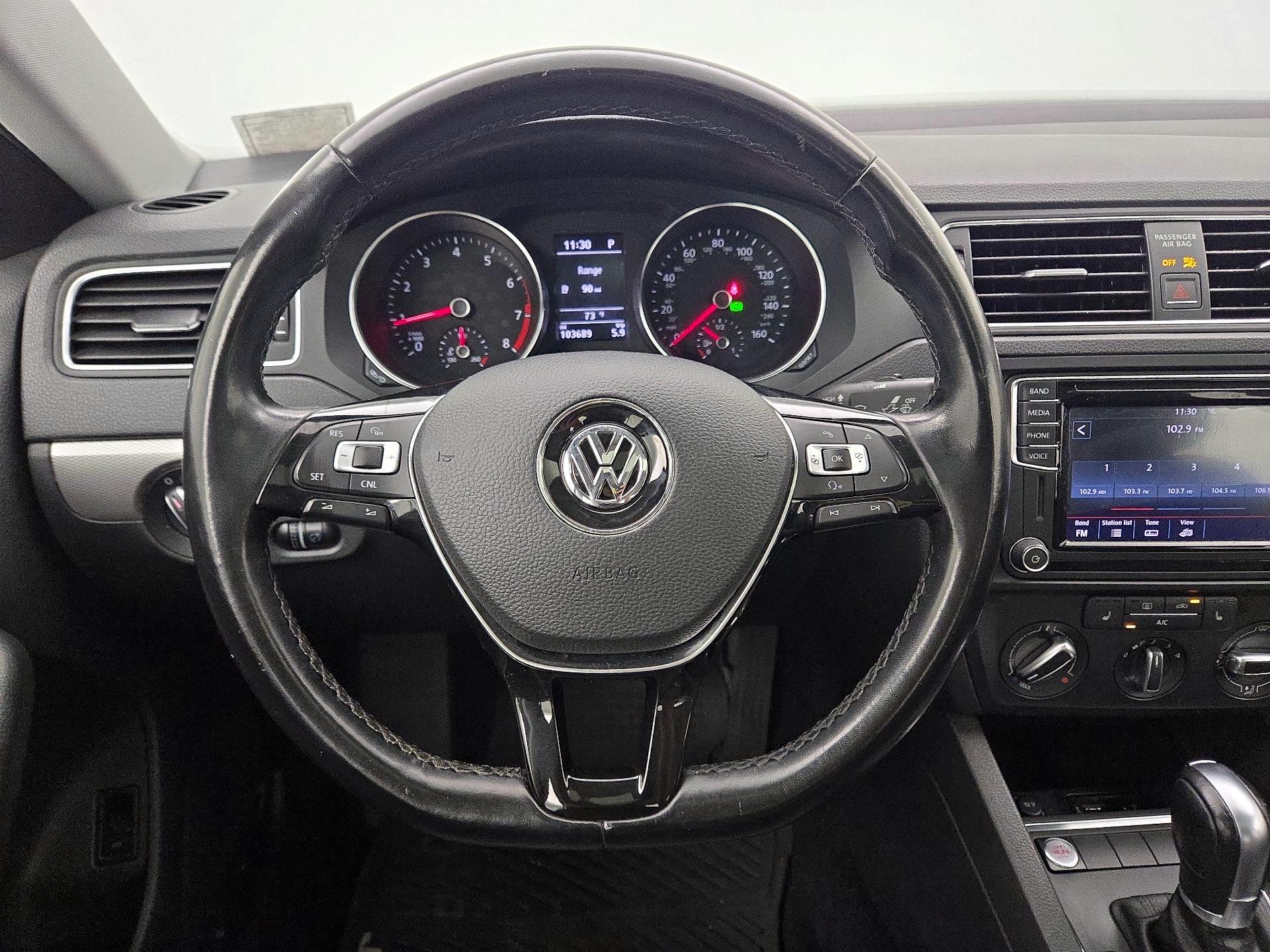Thumbnail: 2017 Volkswagen Jetta - 10