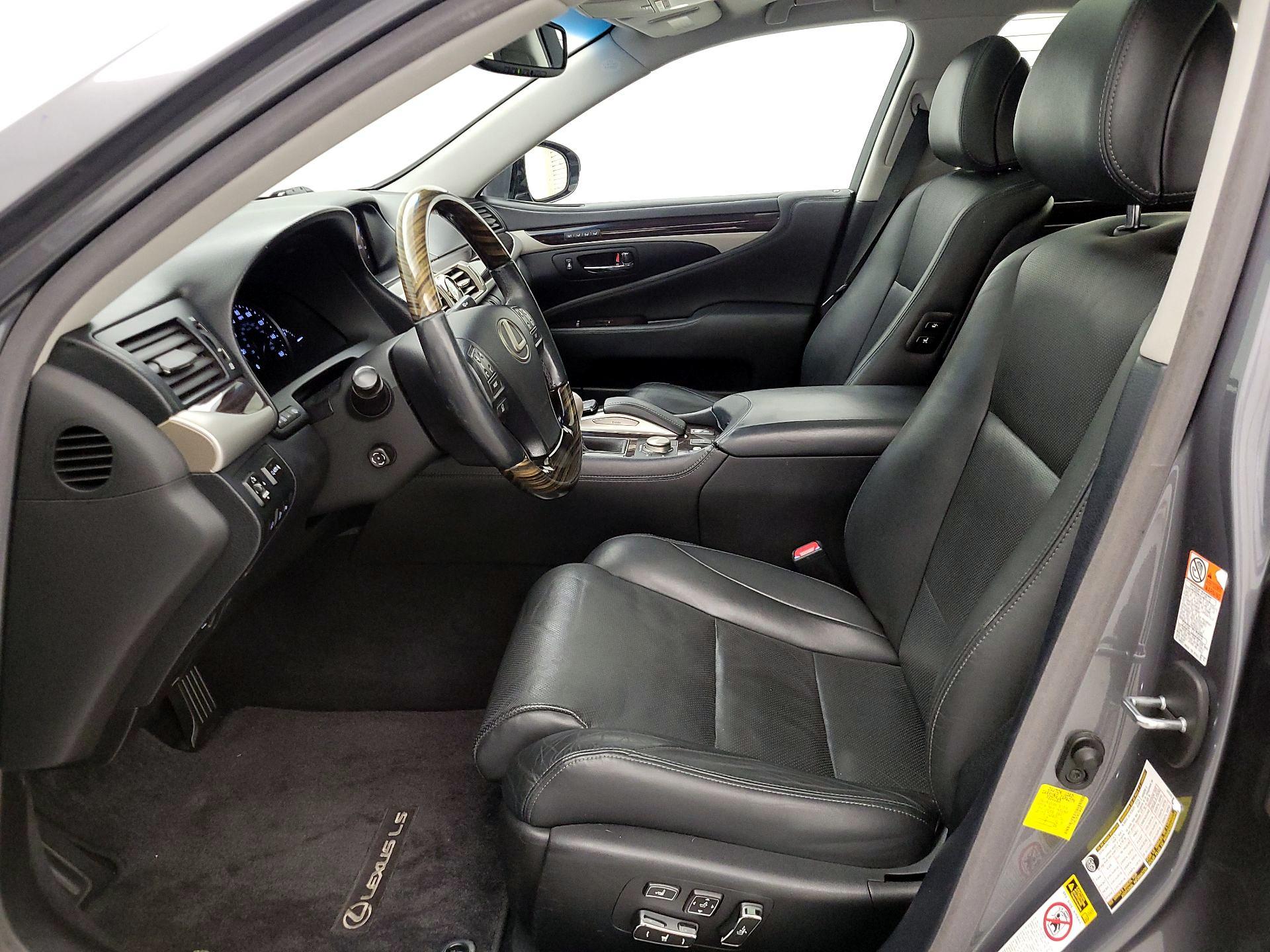 Thumbnail: 2016 Lexus LS - 11