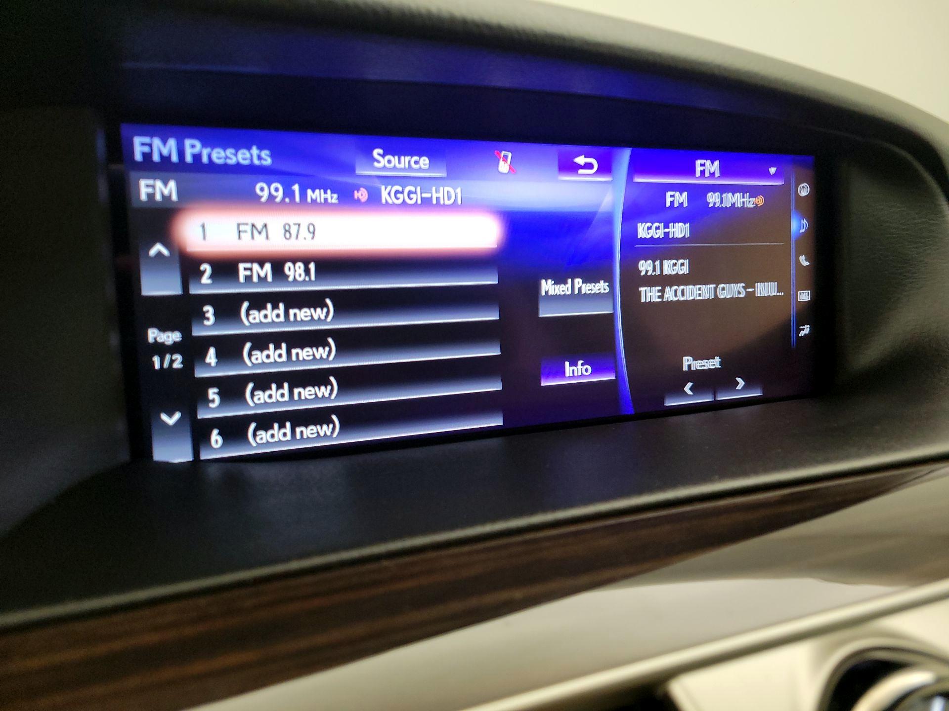 Thumbnail: 2016 Lexus LS - 15