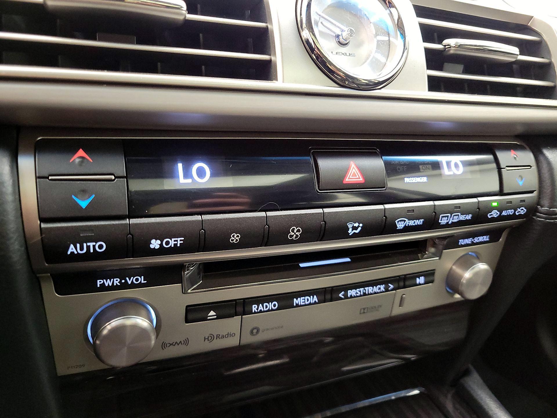 Thumbnail: 2016 Lexus LS - 16