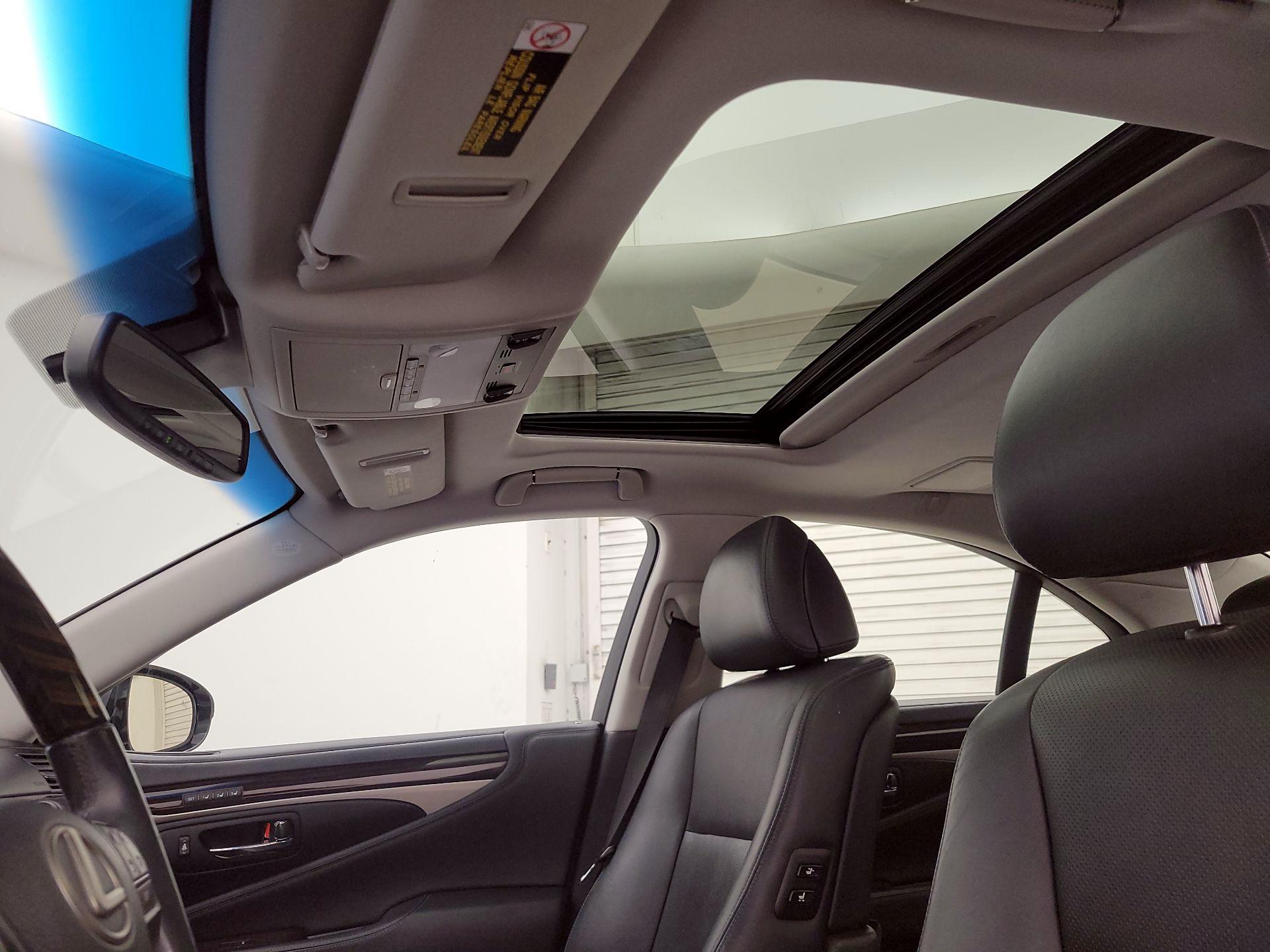 Thumbnail: 2016 Lexus LS - 19