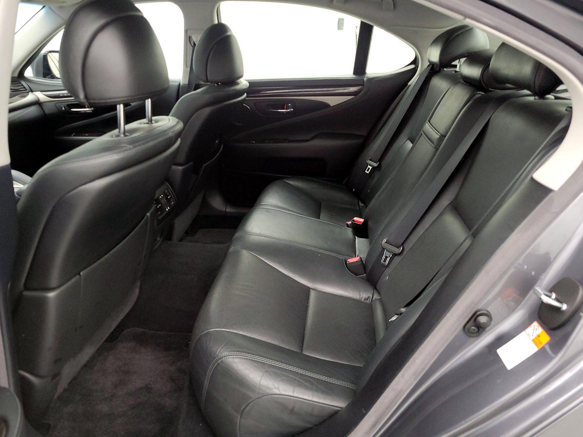 Thumbnail: 2016 Lexus LS - 20