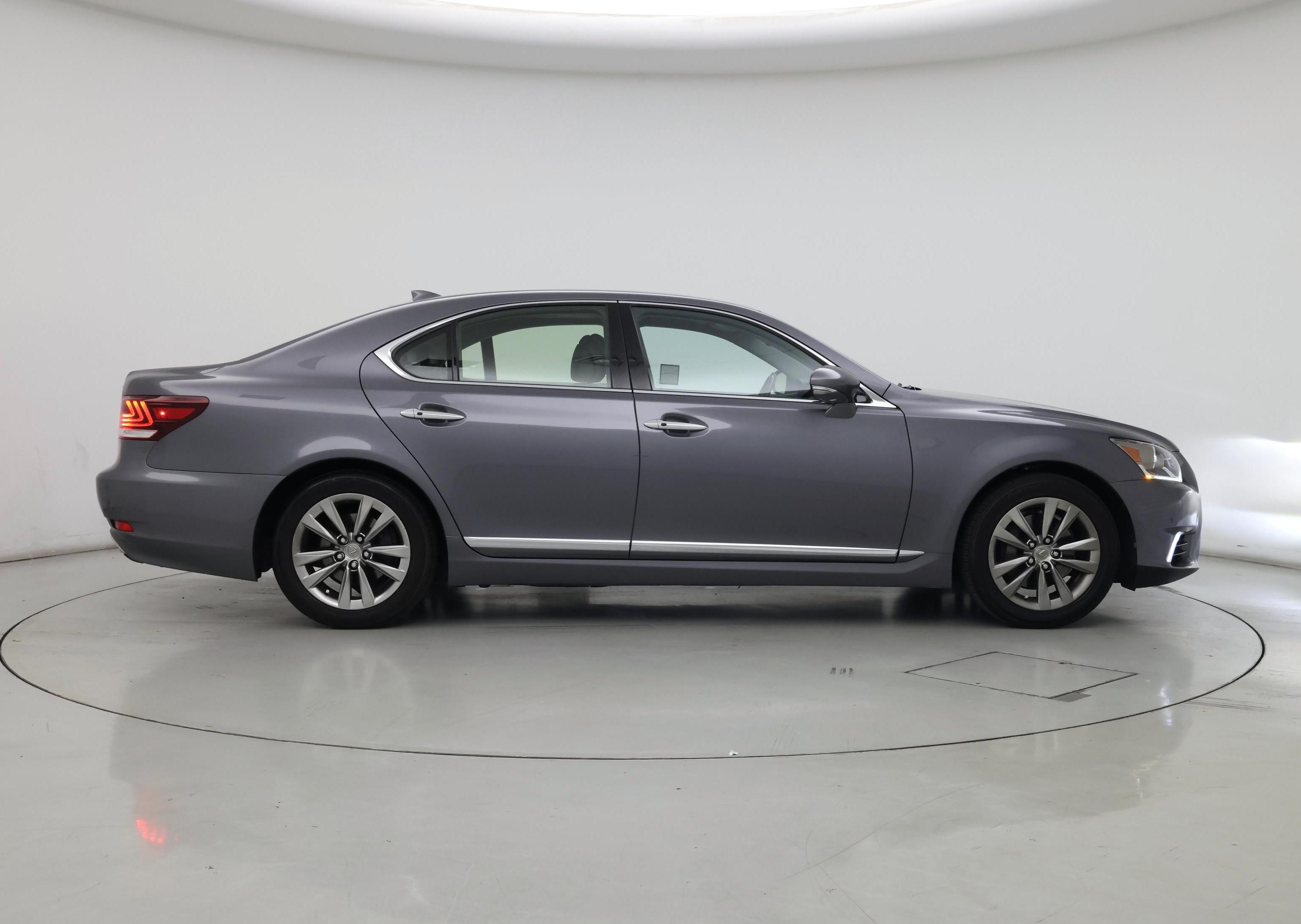 Thumbnail: 2016 Lexus LS - 7