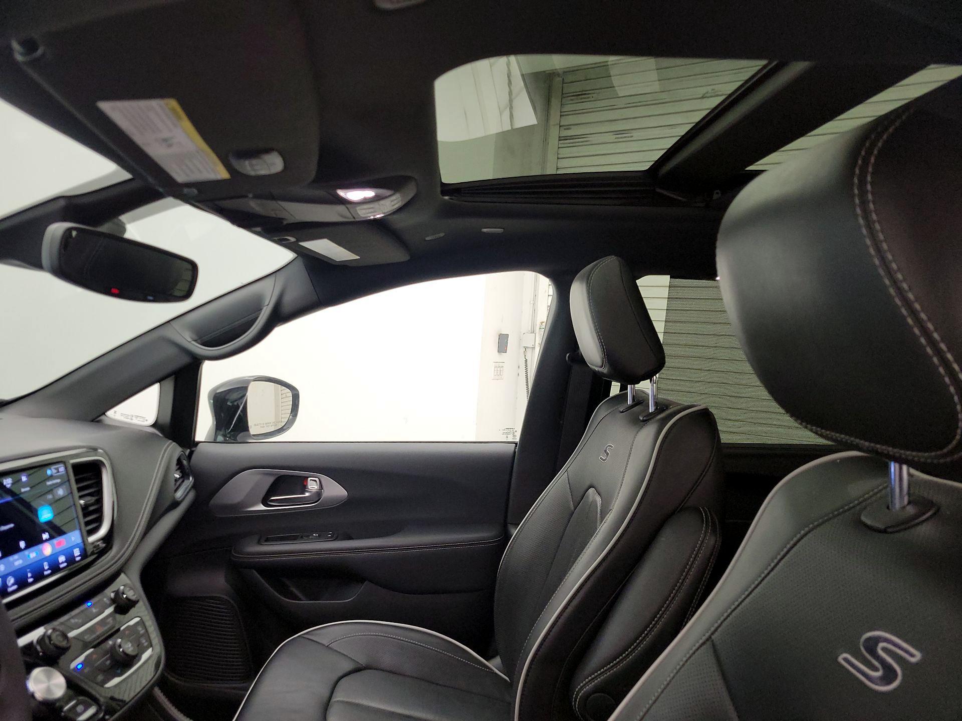 Thumbnail: 2025 Chrysler Pacifica - 19