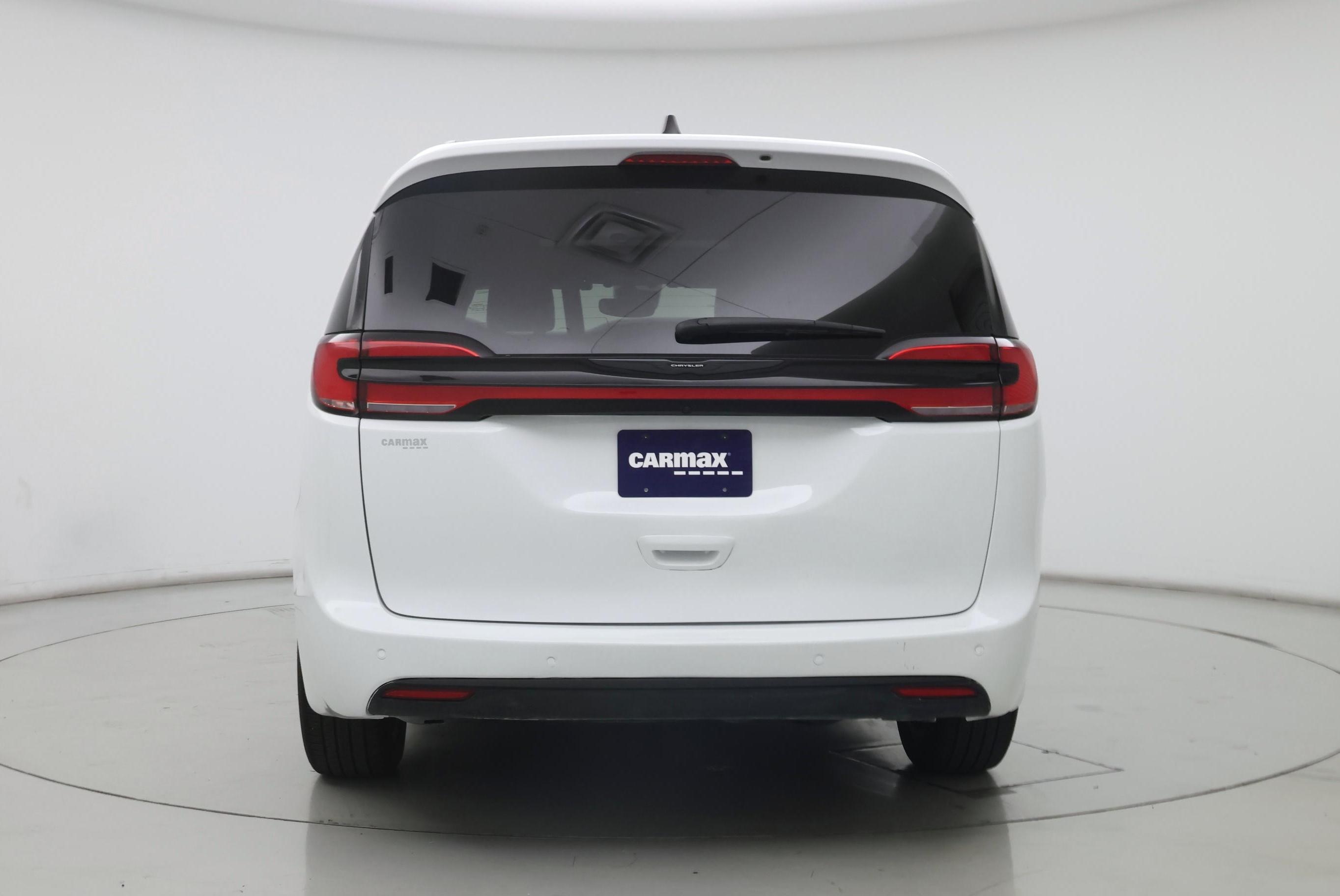 Thumbnail: 2025 Chrysler Pacifica - 6