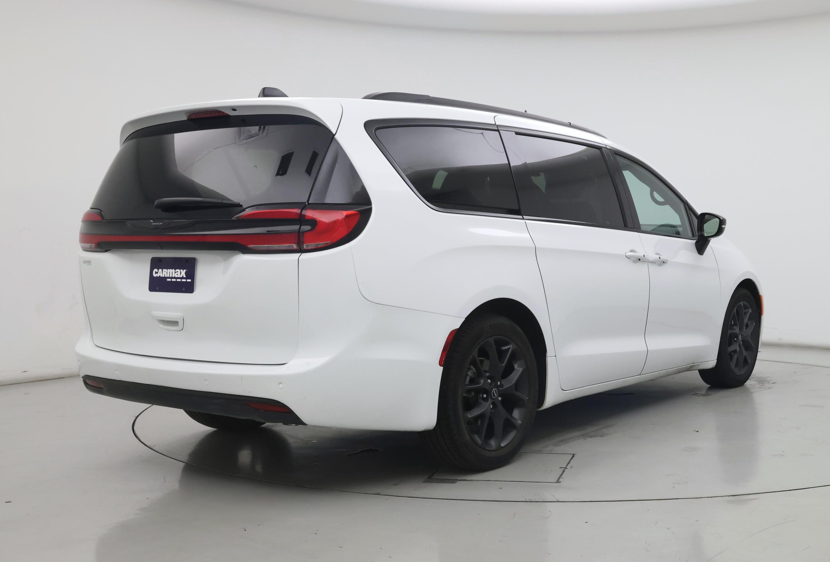 Thumbnail: 2025 Chrysler Pacifica - 8