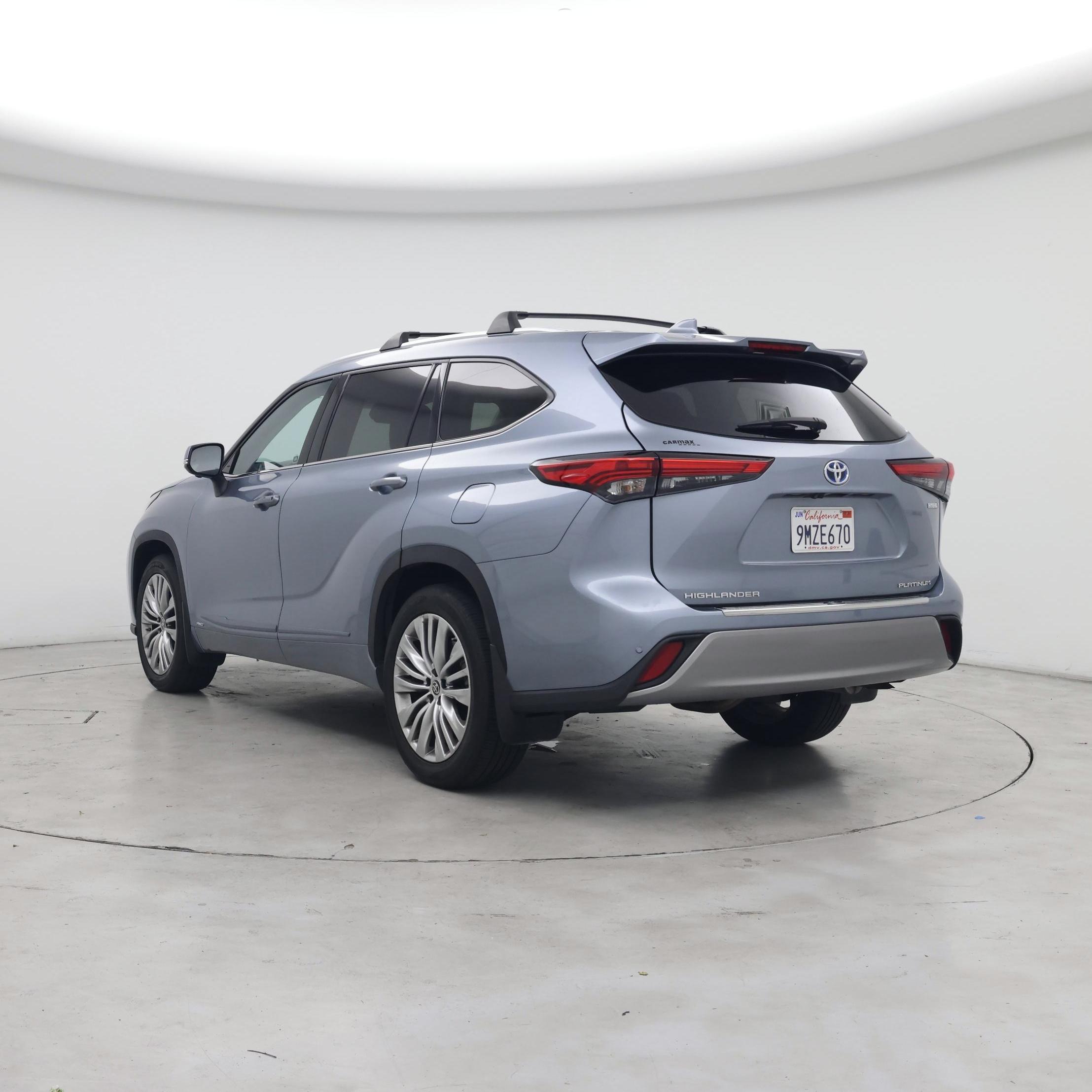 Thumbnail: 2023 Toyota Highlander - 2