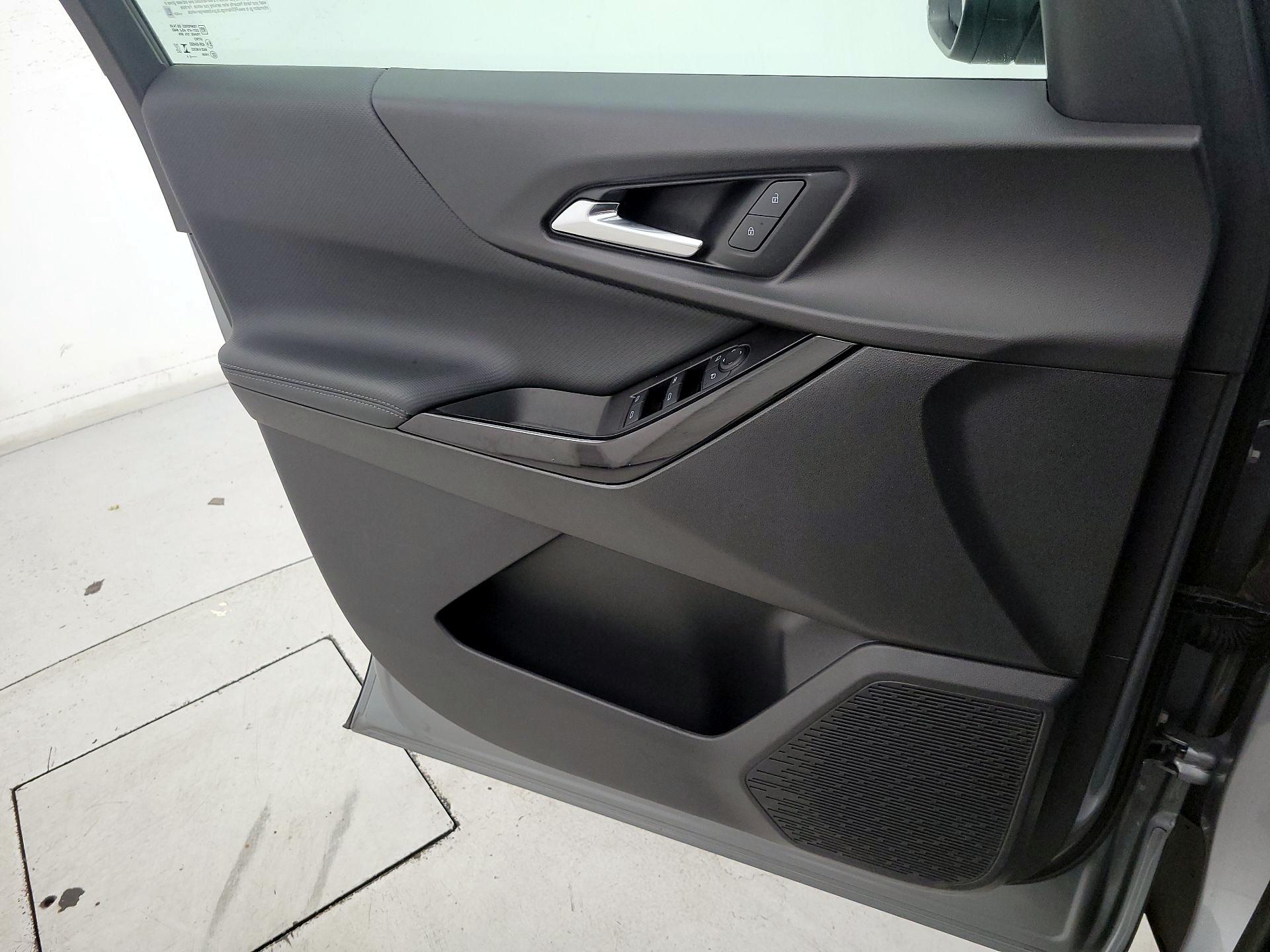 Thumbnail: 2025 Chevrolet Equinox - 12