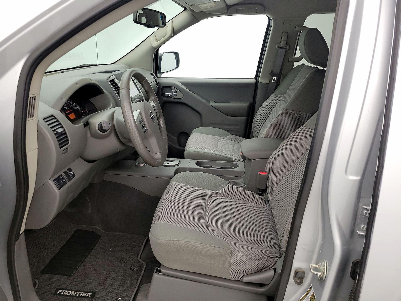 2020 Nissan Frontier SV - Photo 12