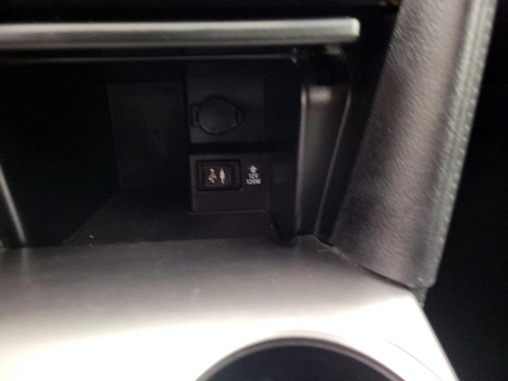 Thumbnail: 2014 Toyota Camry - 18