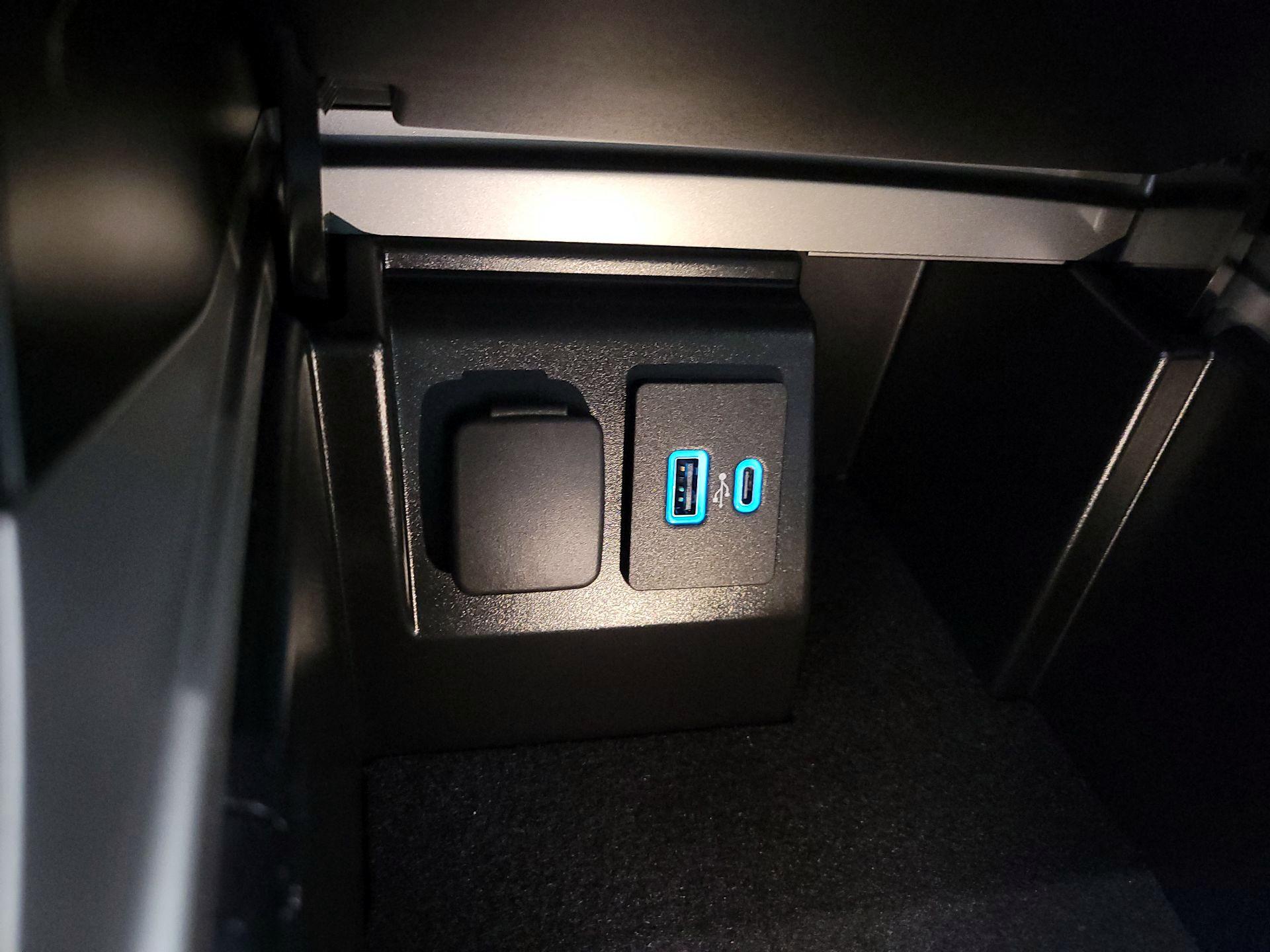 Thumbnail: 2023 Ford Explorer - 18