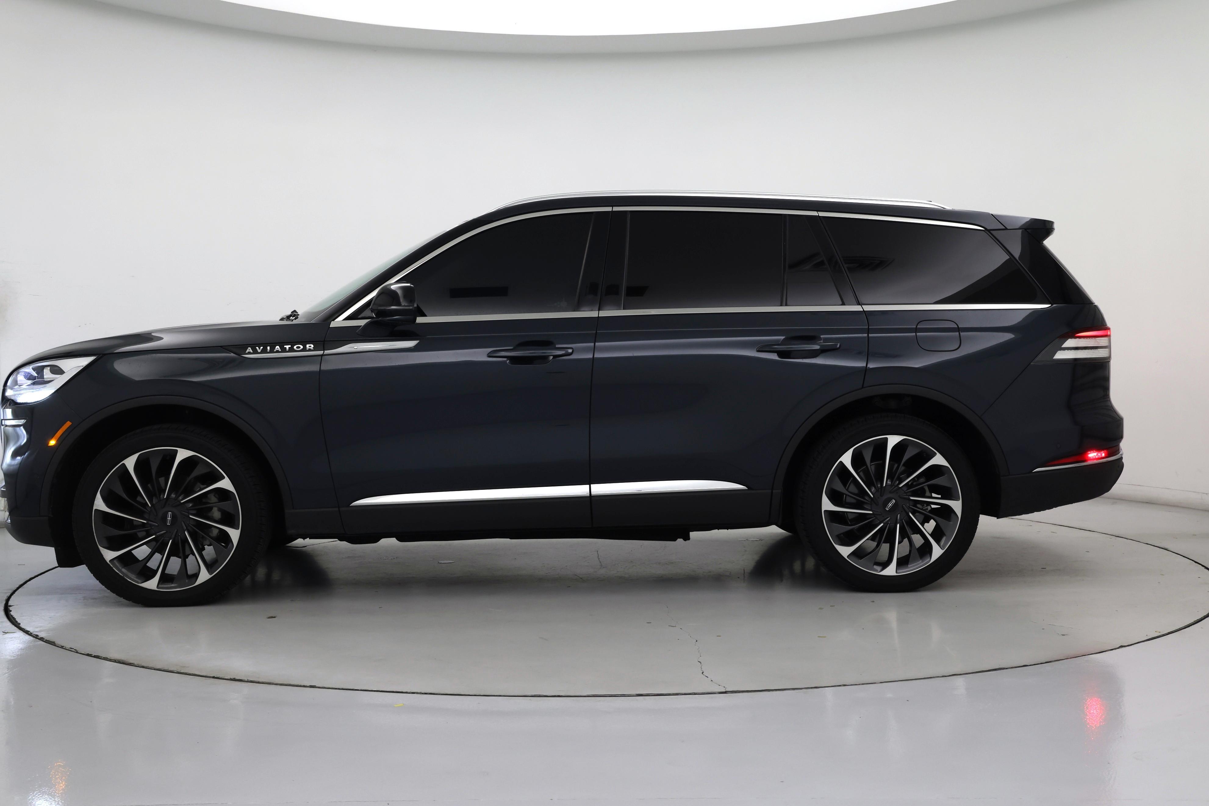 Thumbnail: 2023 Lincoln Aviator - 3