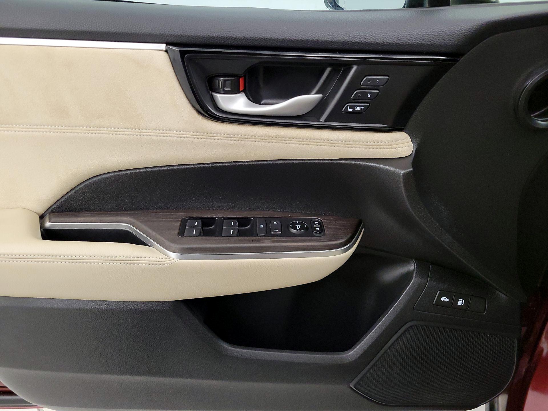 Thumbnail: 2018 Honda Clarity - 12