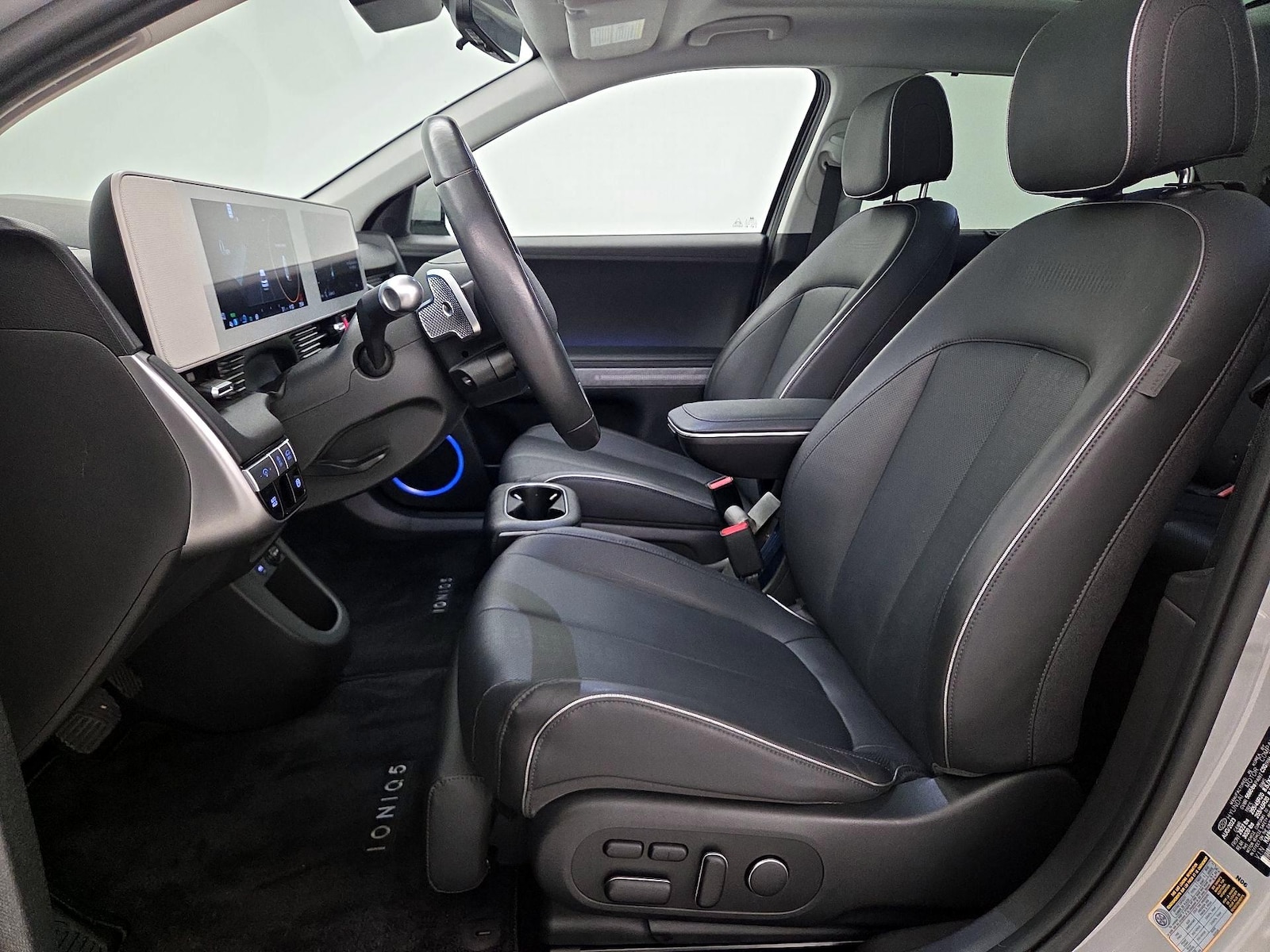 2024 Hyundai IONIQ 5 Limited - Photo 12