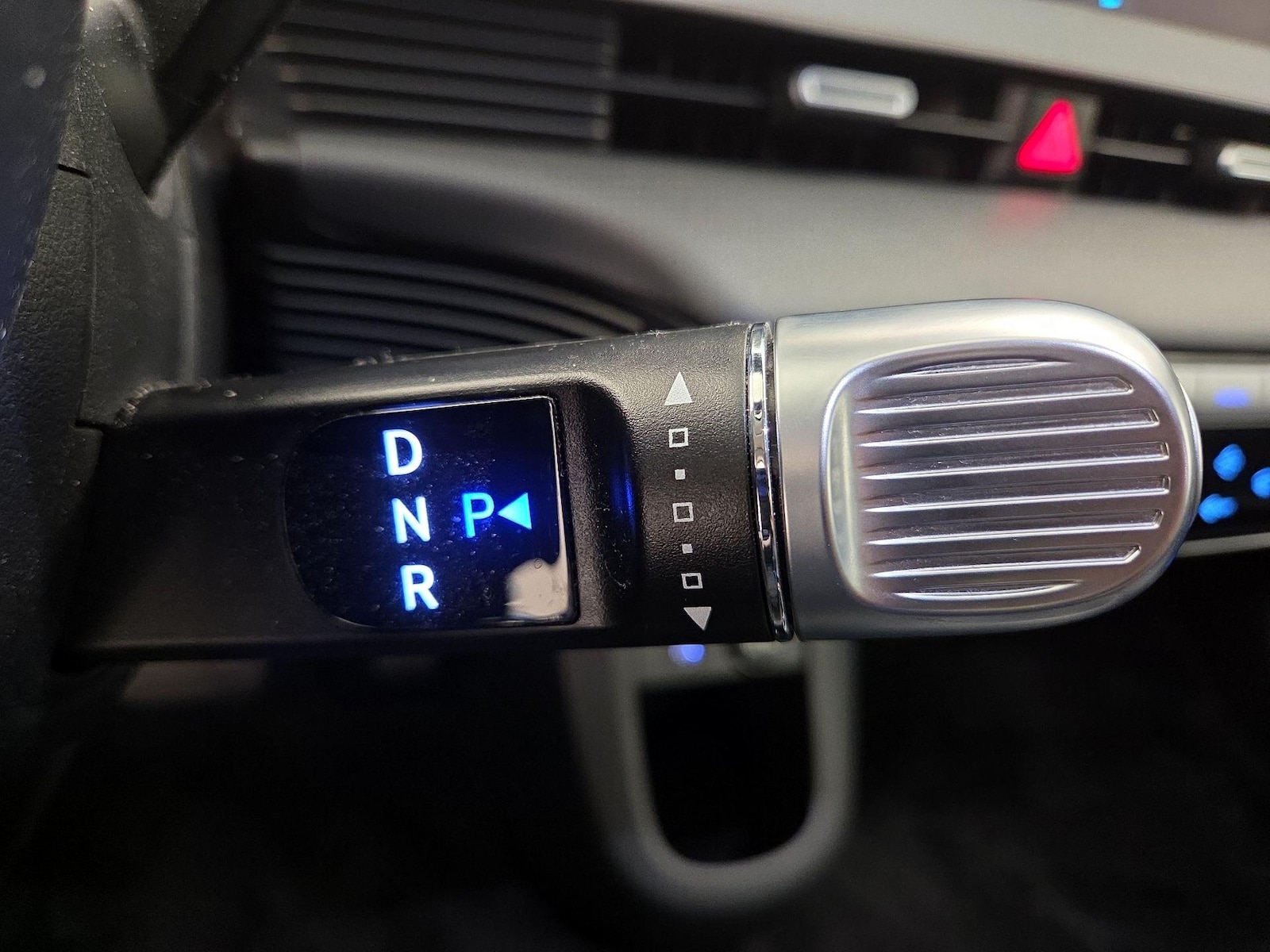 2024 Hyundai IONIQ 5 Limited - Photo 19