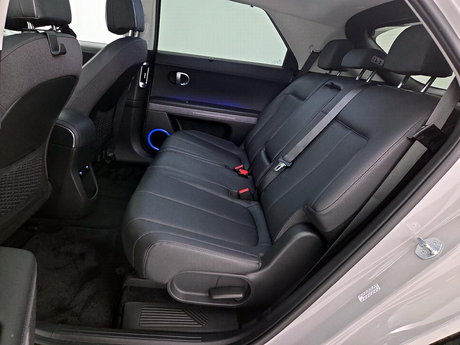 2024 Hyundai IONIQ 5 Limited - Photo 22