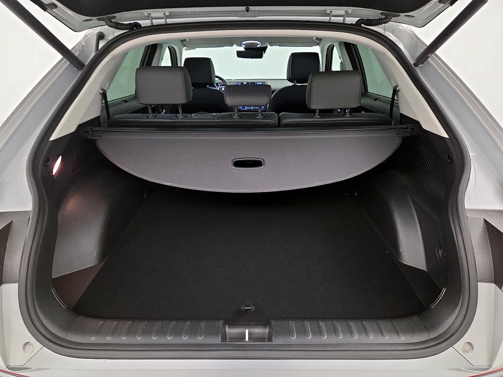 2024 Hyundai IONIQ 5 Limited - Photo 23