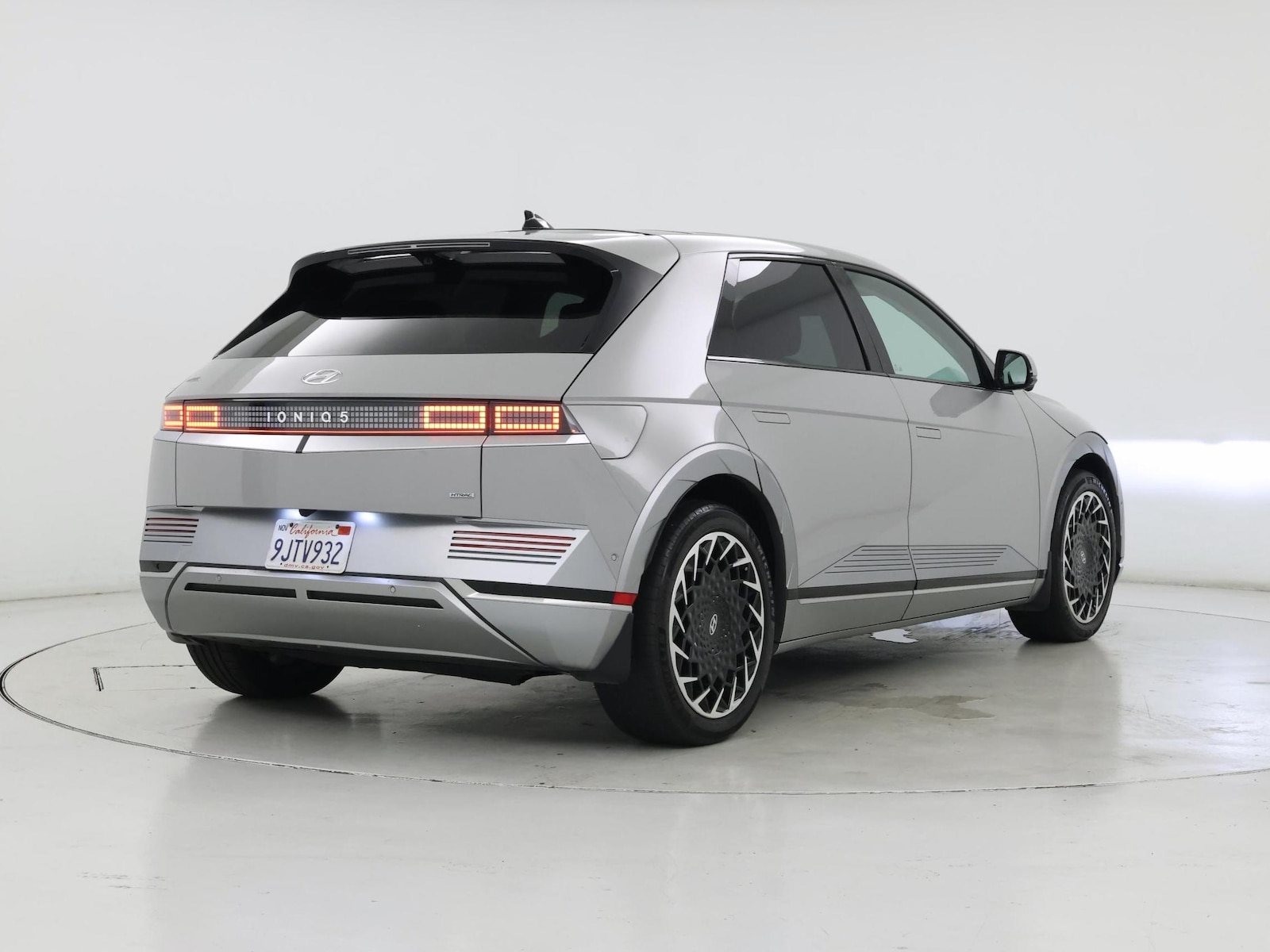 2024 Hyundai IONIQ 5 Limited - Photo 9