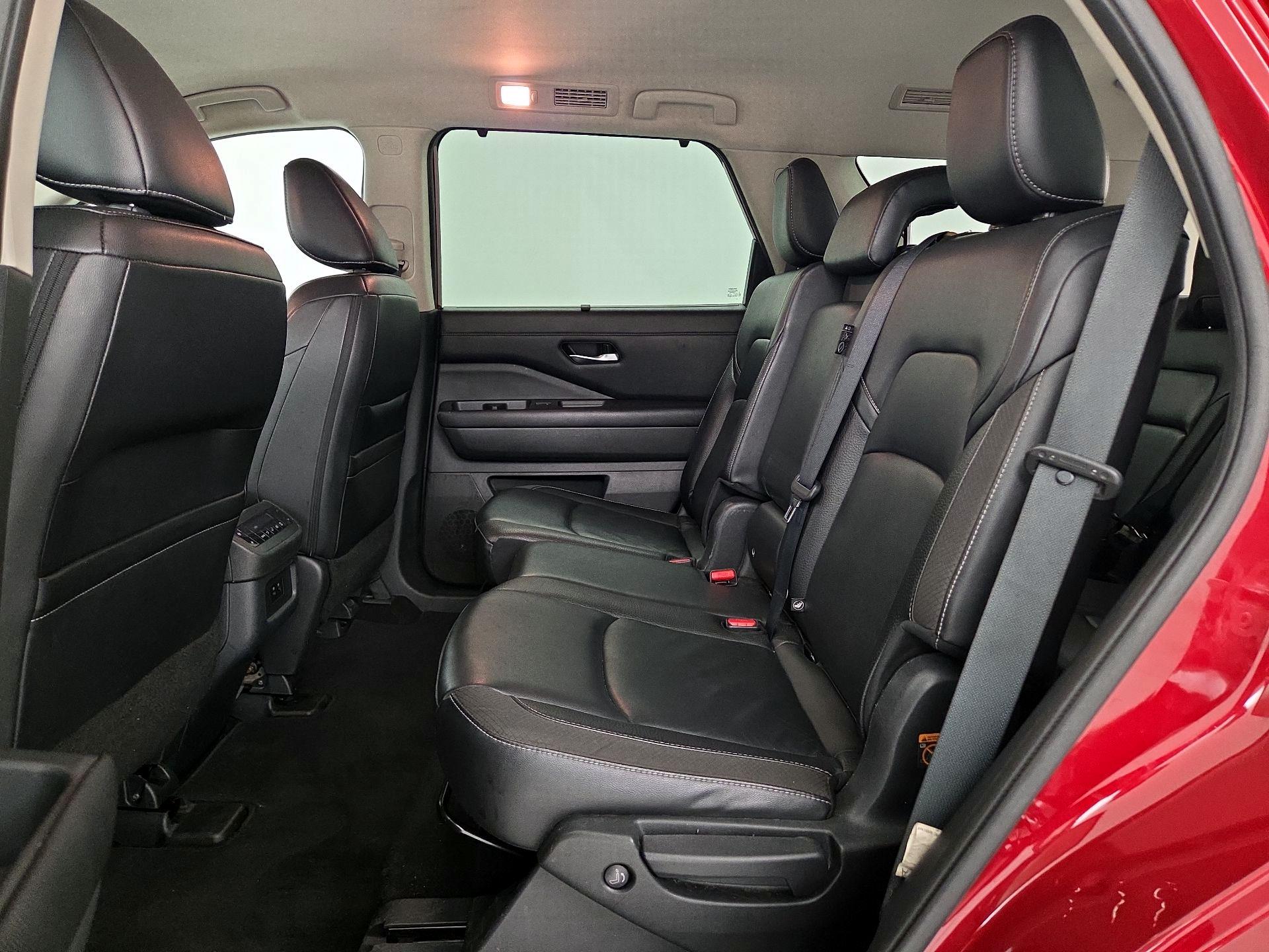 Thumbnail: 2023 Nissan Pathfinder - 20