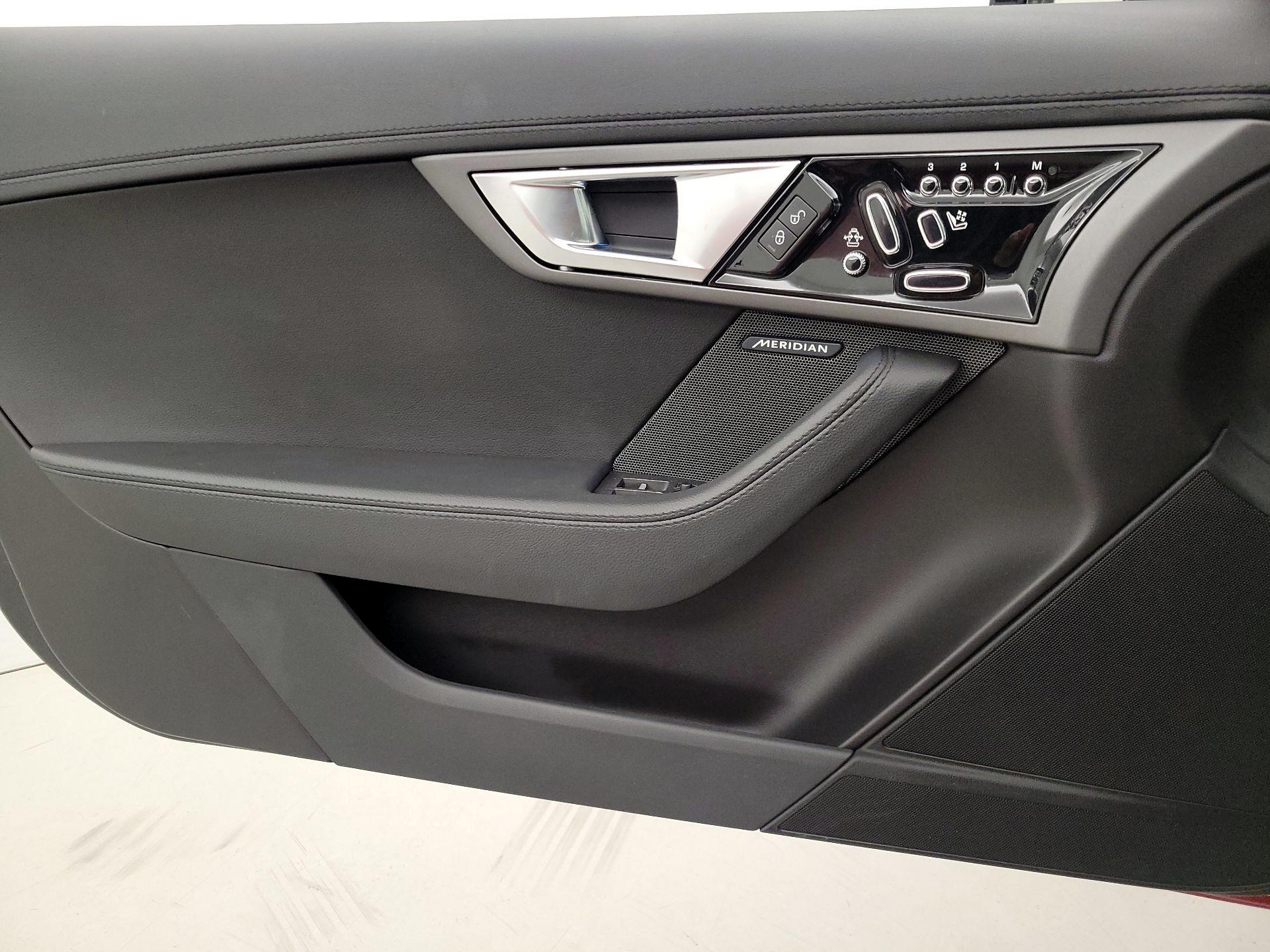 Thumbnail: 2015 Jaguar F-Type - 12