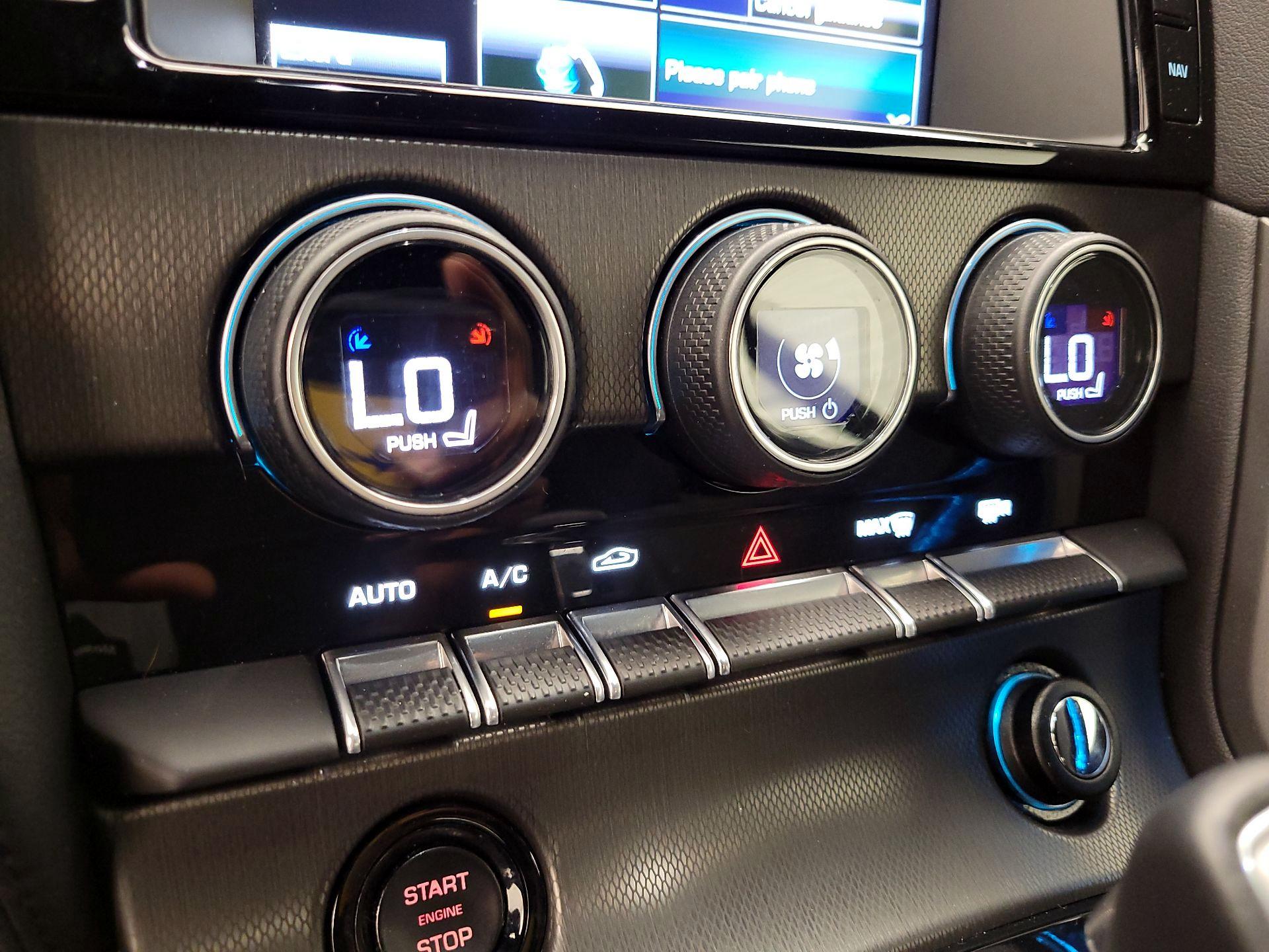 Thumbnail: 2015 Jaguar F-Type - 16