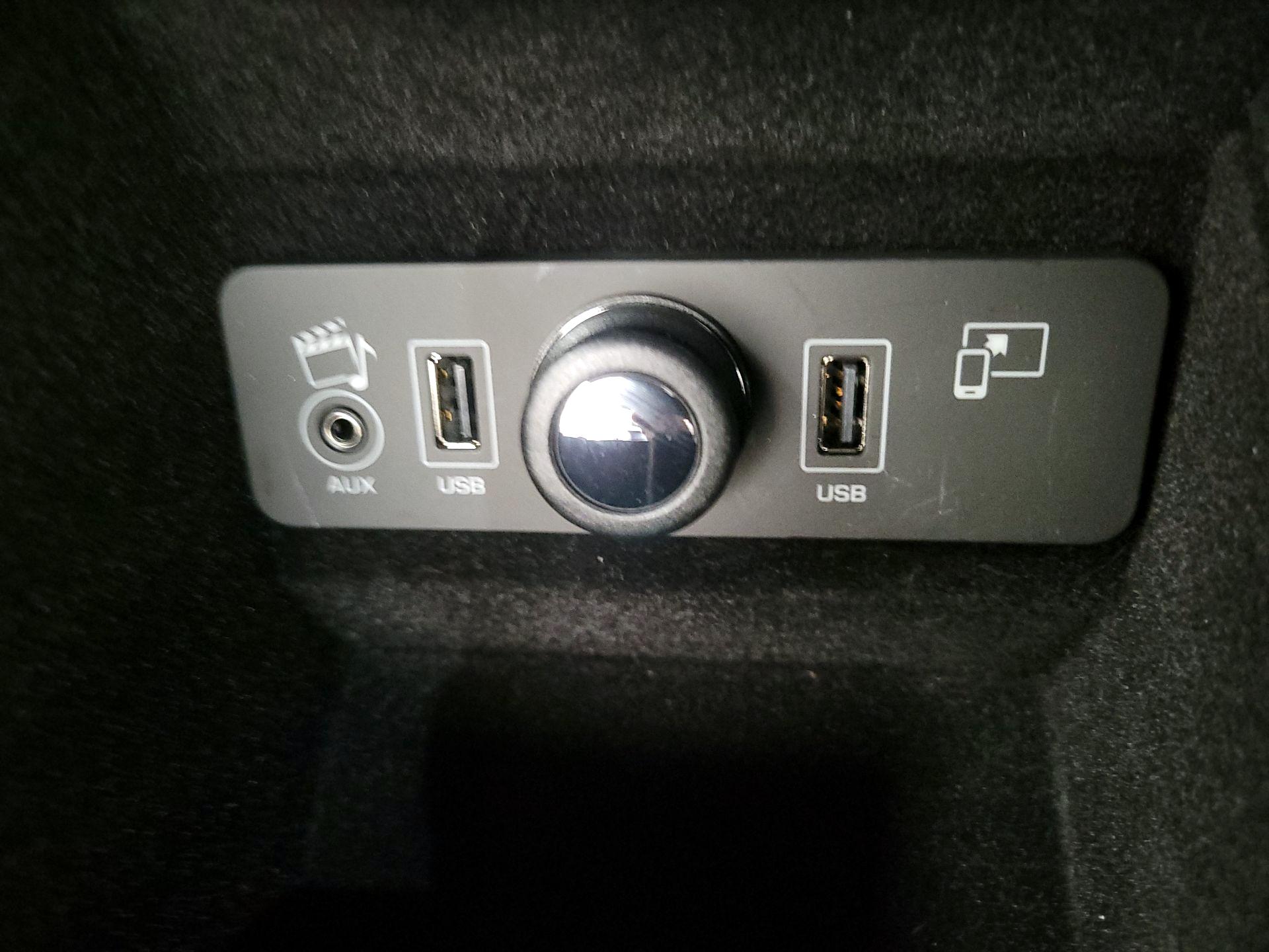 Thumbnail: 2015 Jaguar F-Type - 18