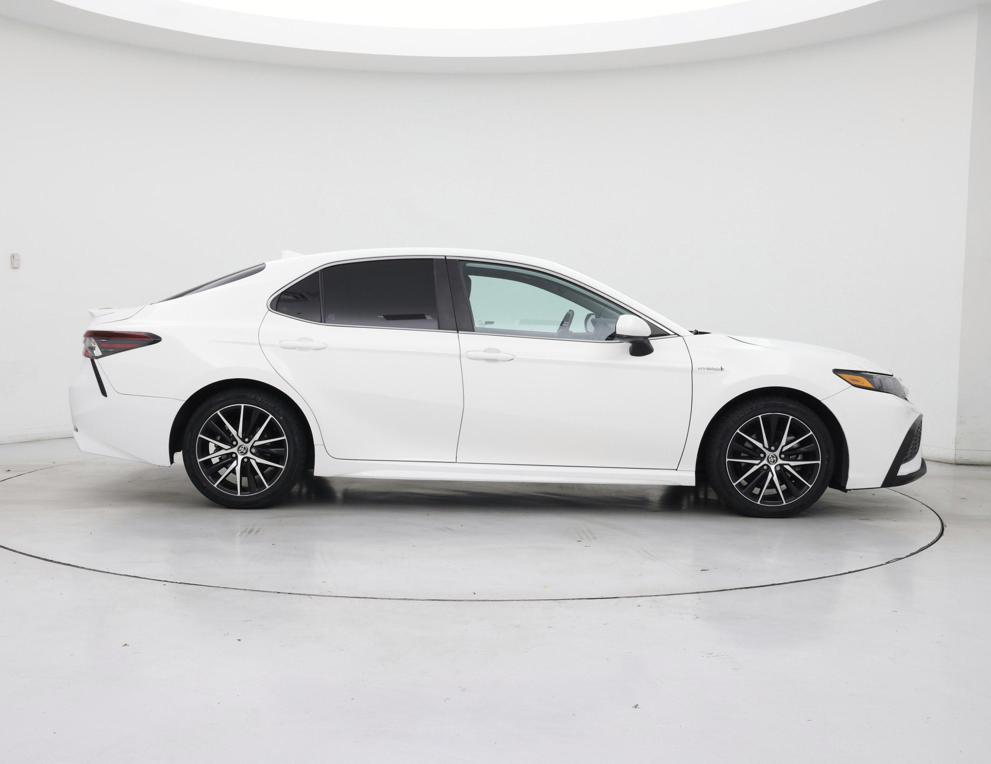 Thumbnail: 2021 Toyota Camry - 7