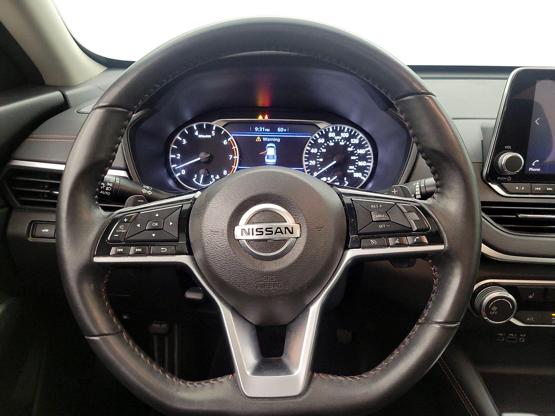 Thumbnail: 2020 Nissan Altima - 10