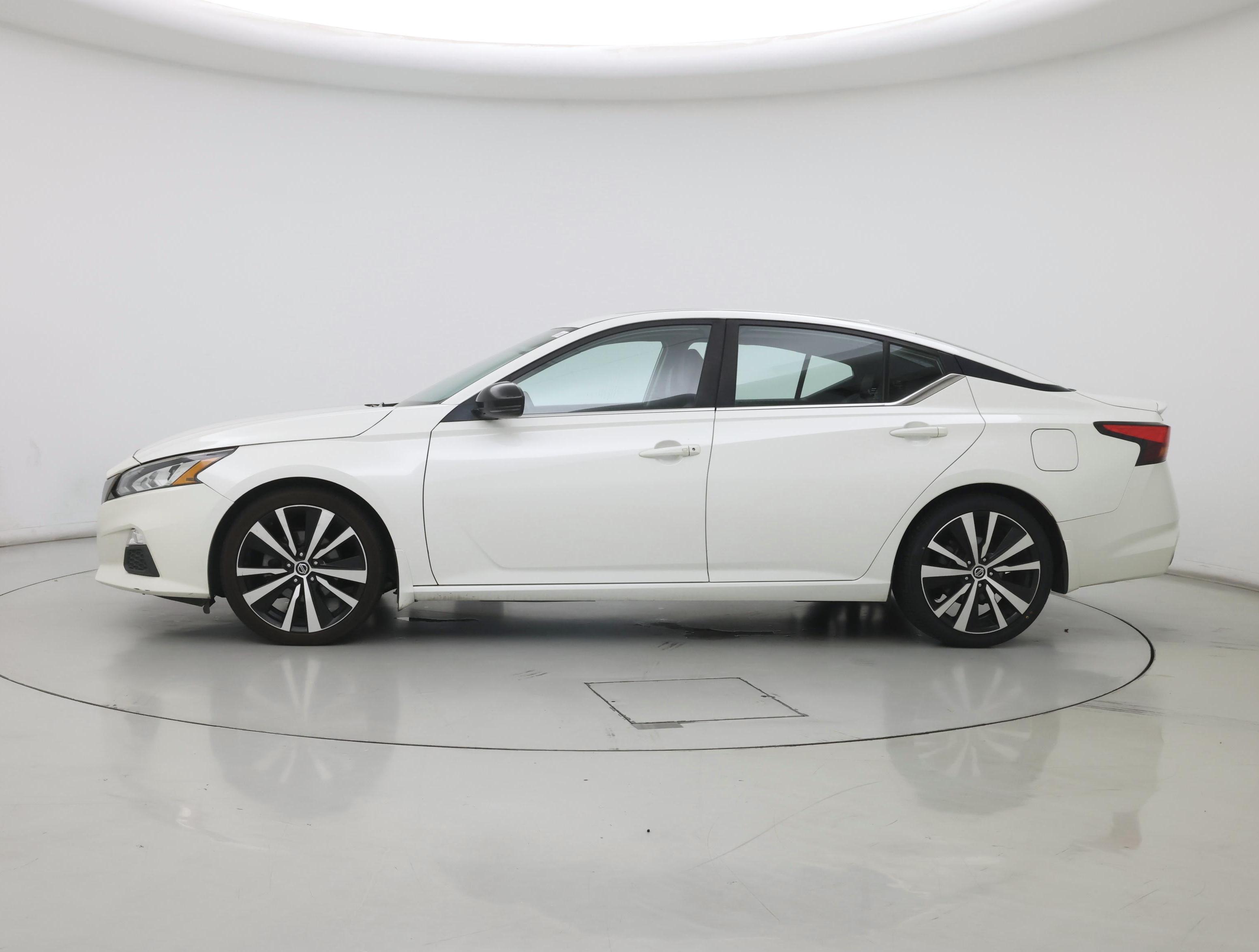 Thumbnail: 2020 Nissan Altima - 3