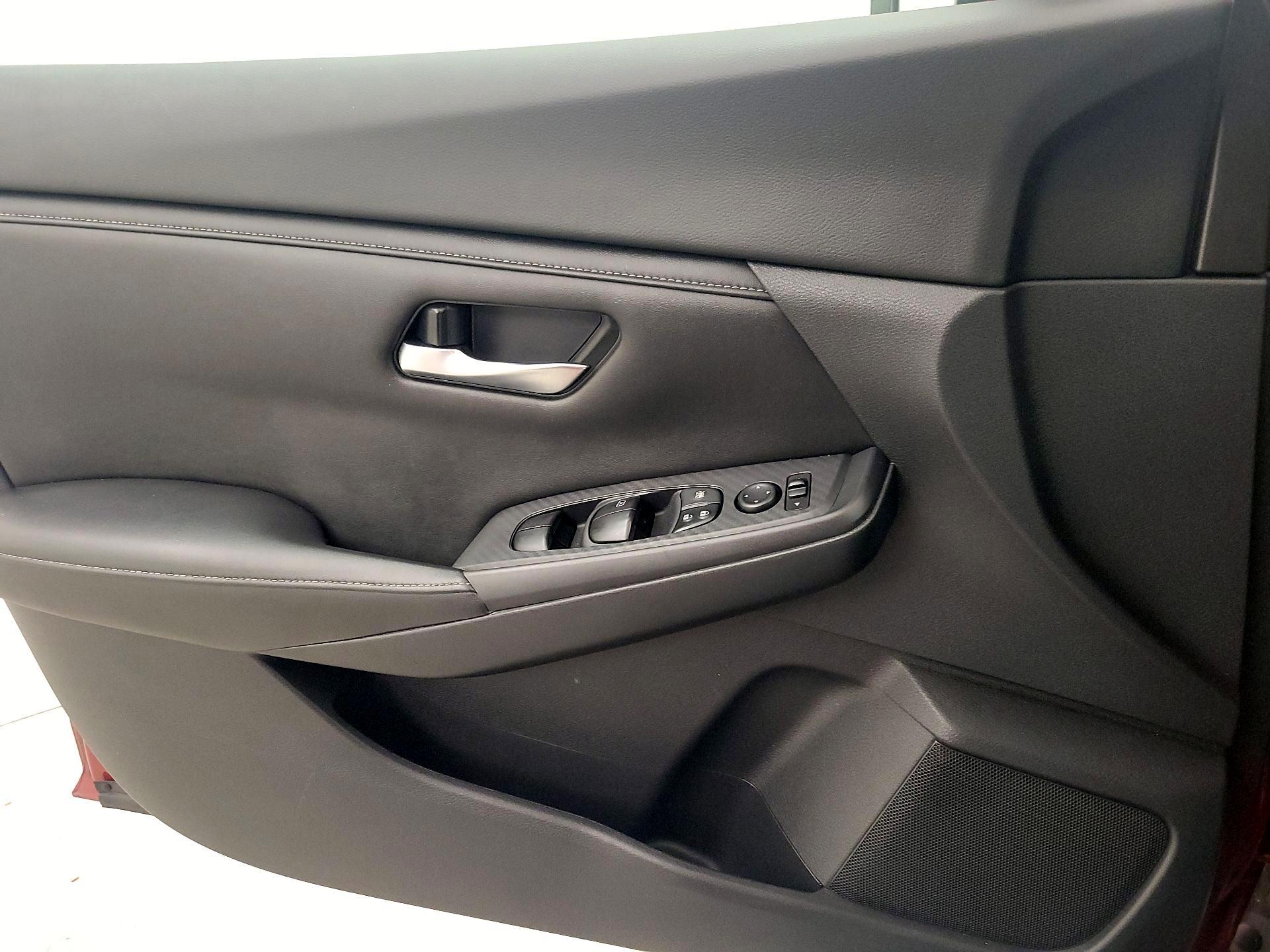 Thumbnail: 2020 Nissan Sentra - 12