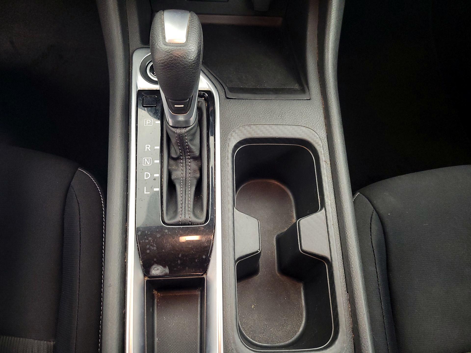 Thumbnail: 2020 Nissan Sentra - 17