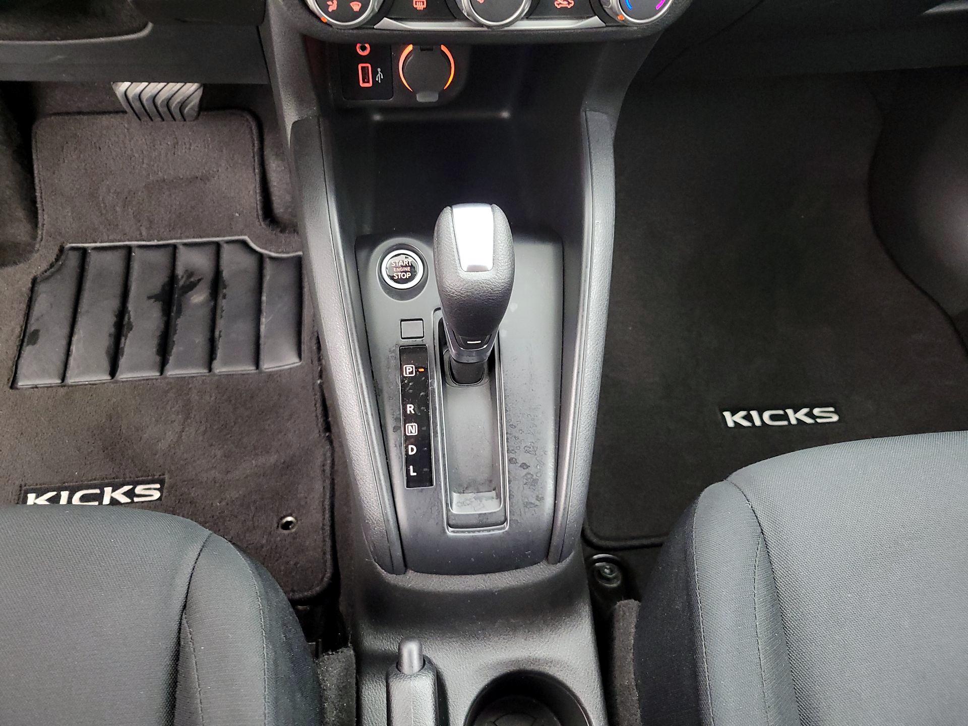 Thumbnail: 2023 Nissan Kicks - 17