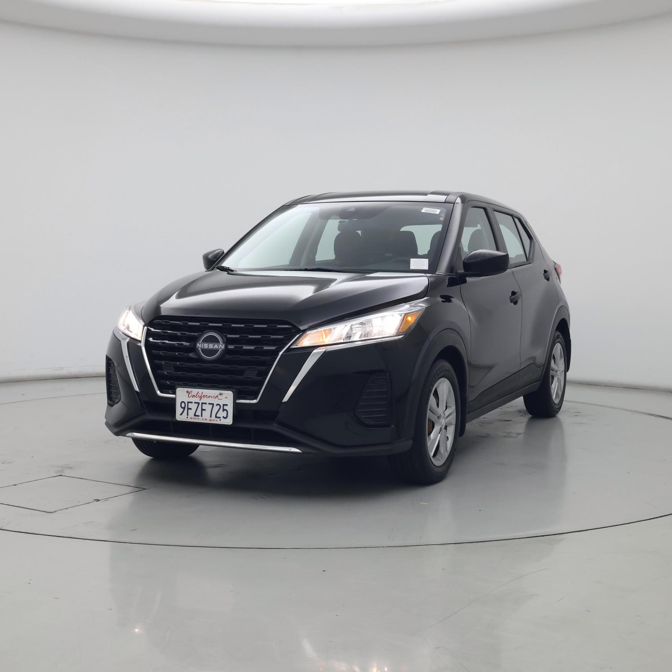 Thumbnail: 2023 Nissan Kicks - 4