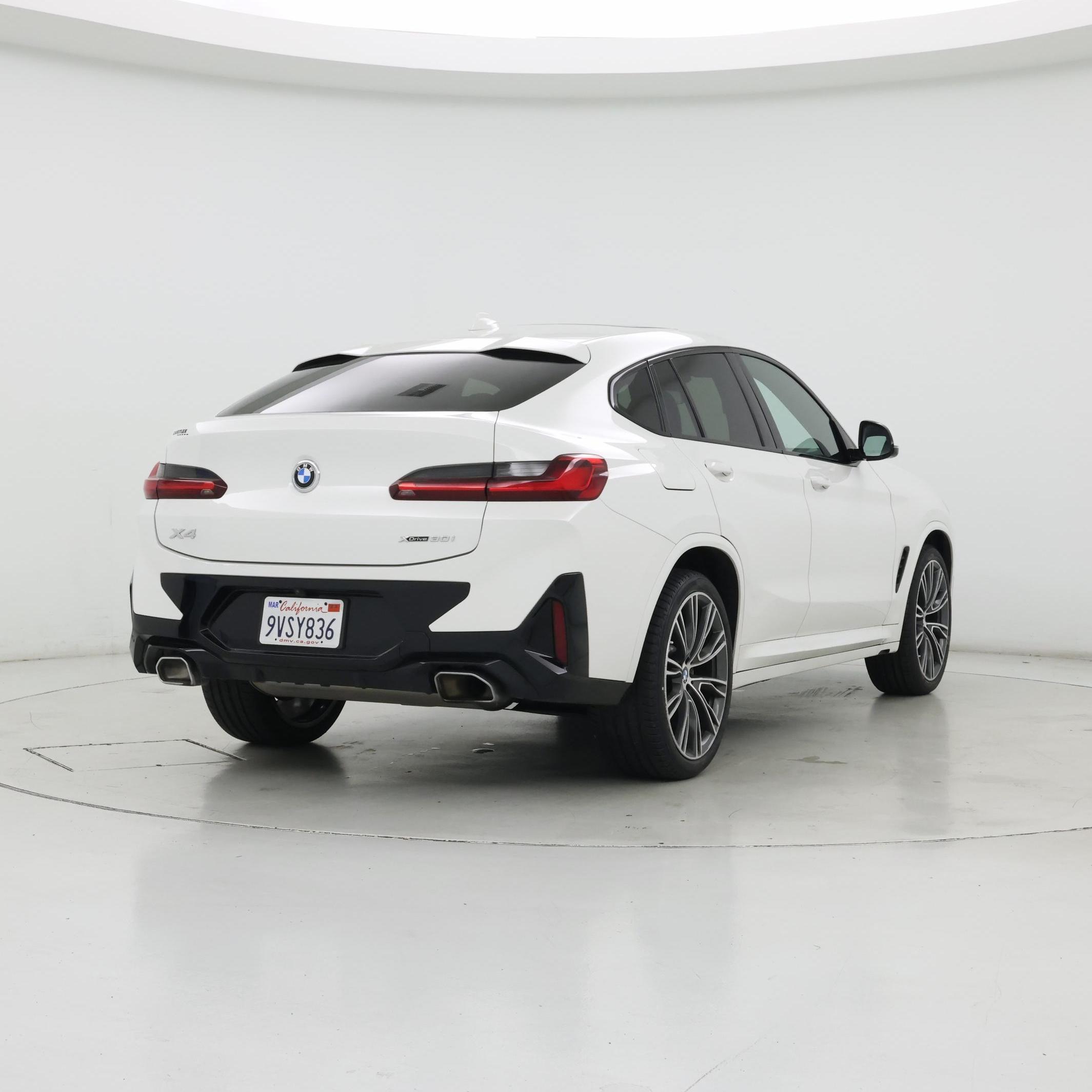 Thumbnail: 2023 BMW X4 - 8